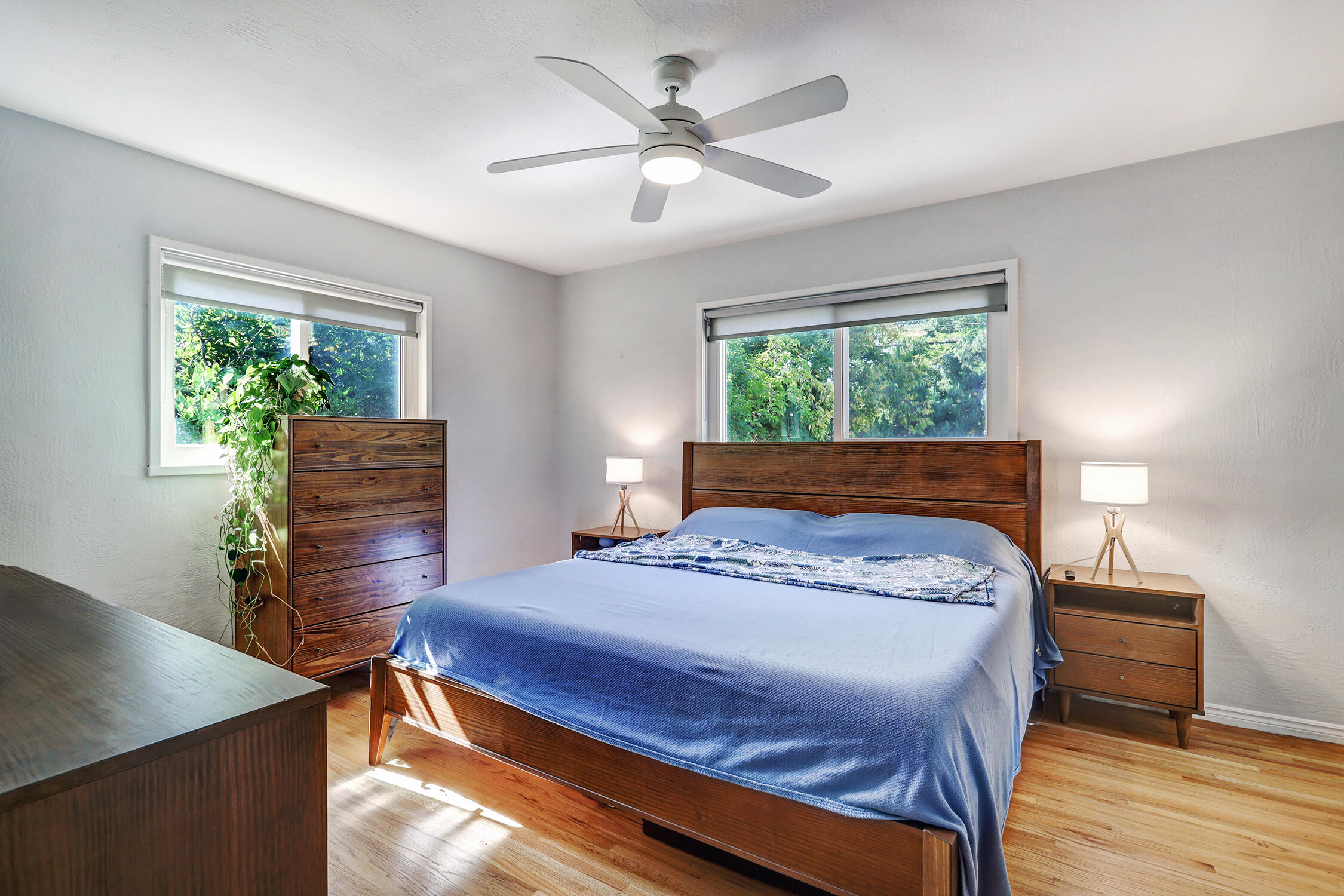 1409 Valencia Drive NE