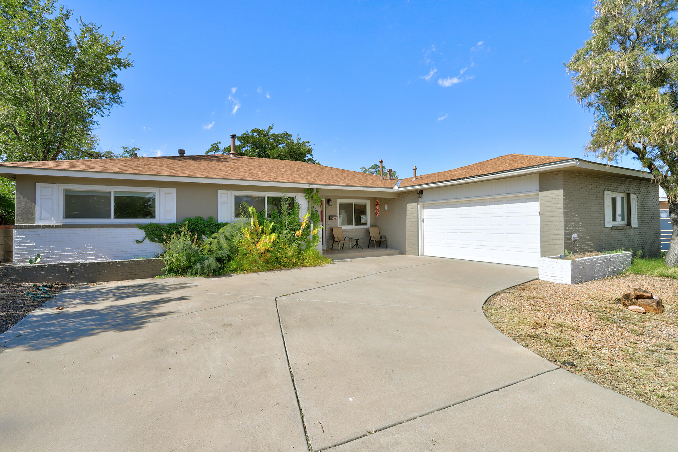 1409 Valencia Drive NE