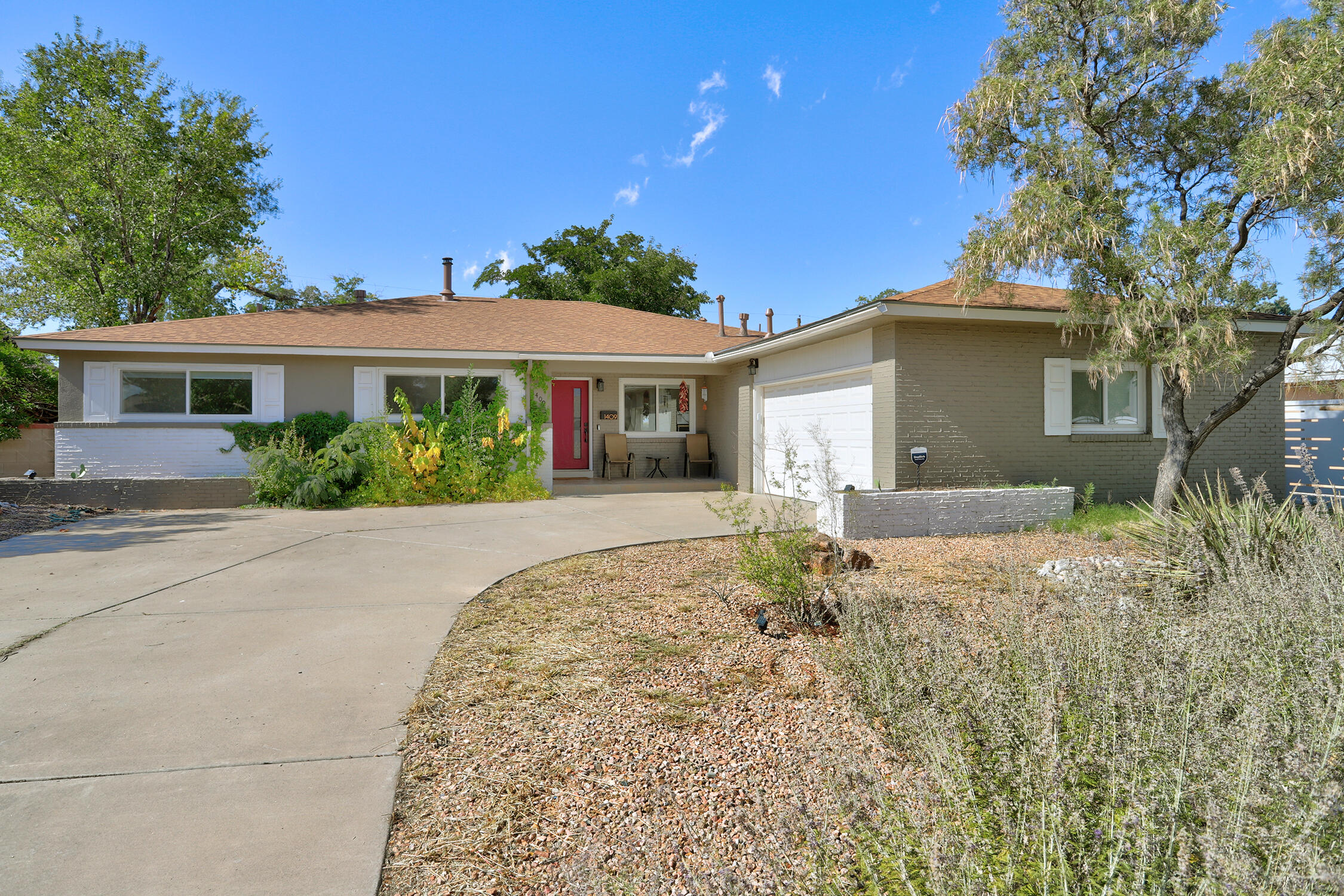 1409 Valencia Drive NE