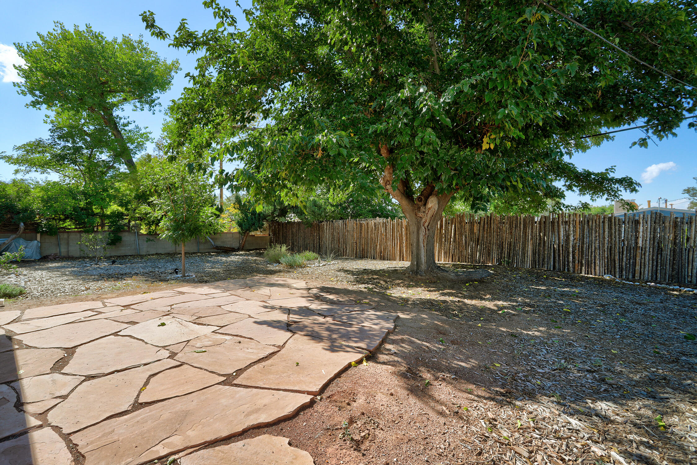 1409 Valencia Drive NE