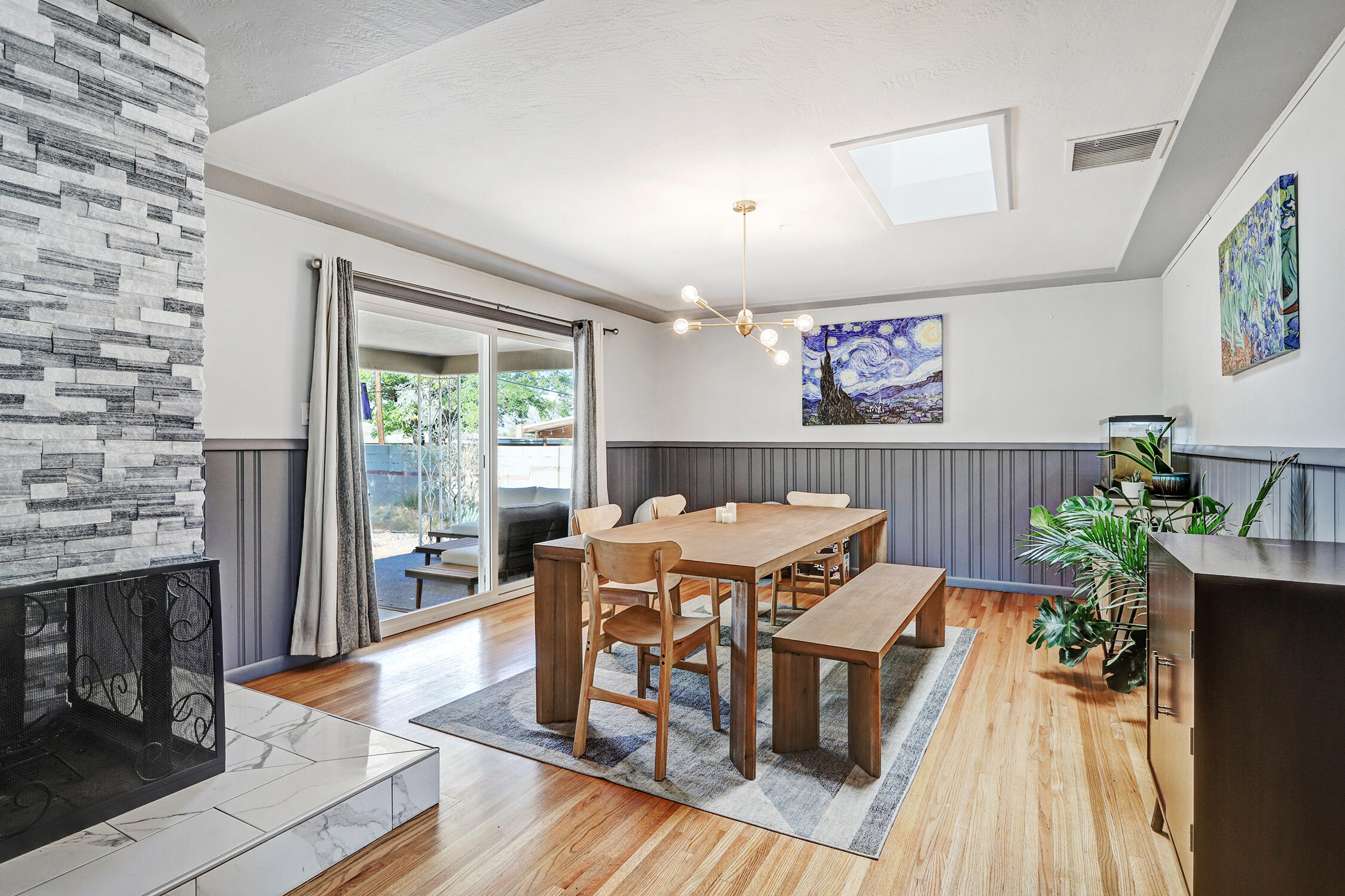 1409 Valencia Drive NE