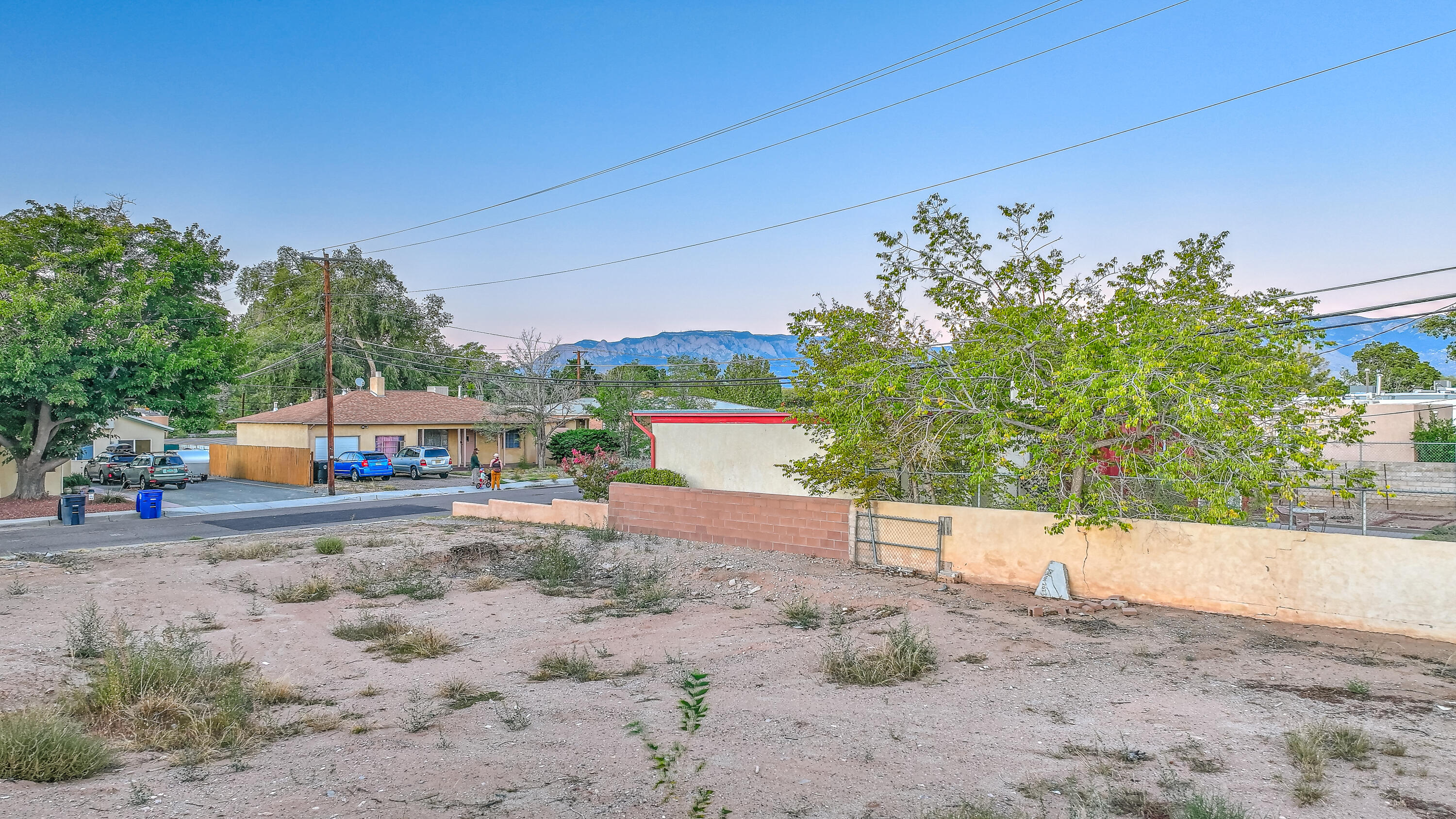 4100 RIDGELEY Avenue NE