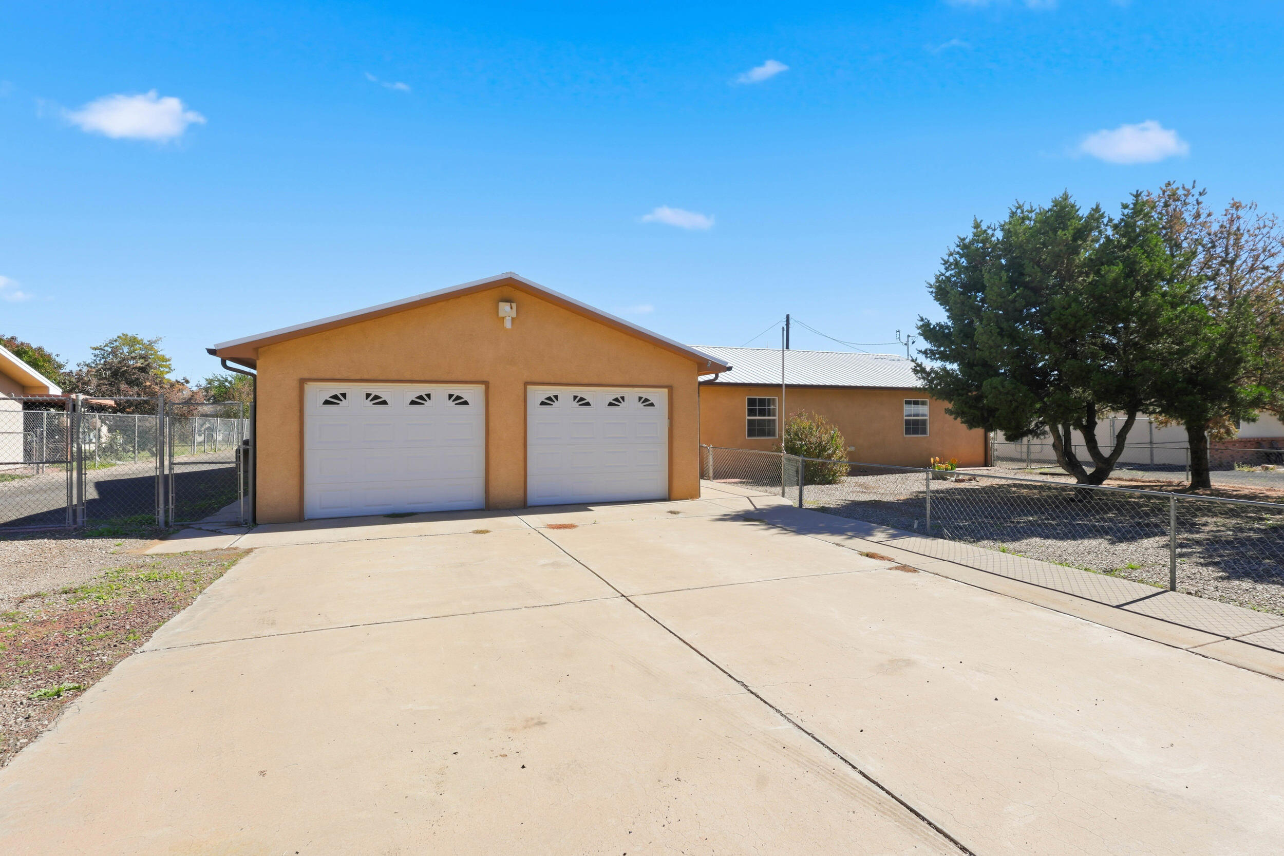330 Ranchitos Road