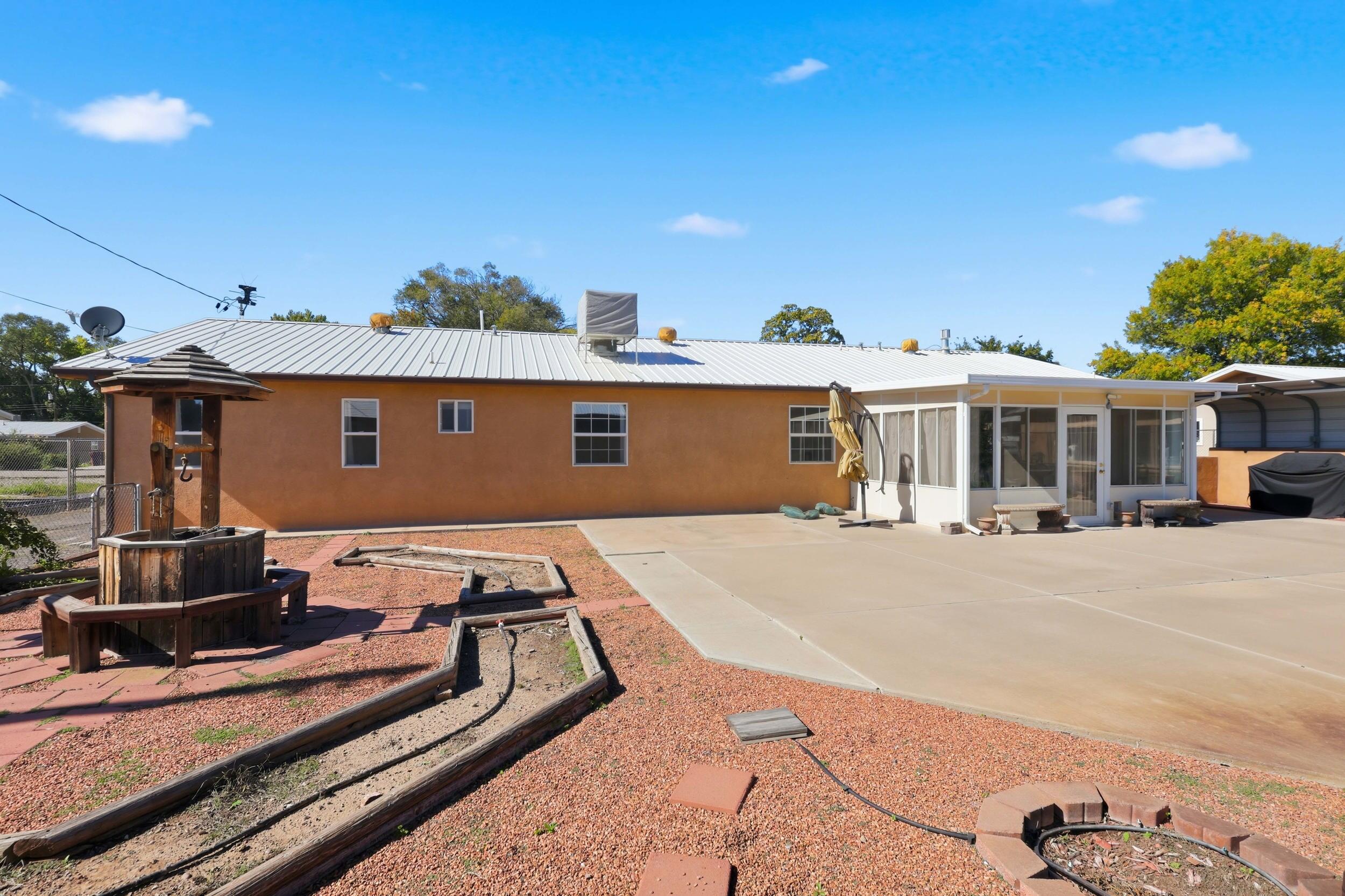 330 Ranchitos Road