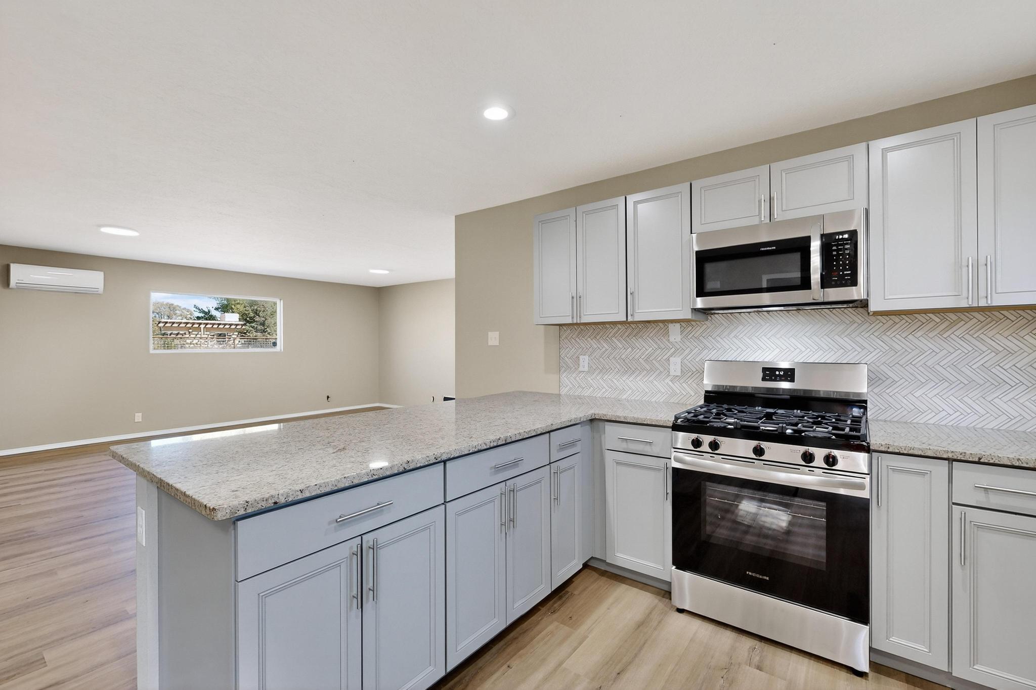 1135 Lillie Drive