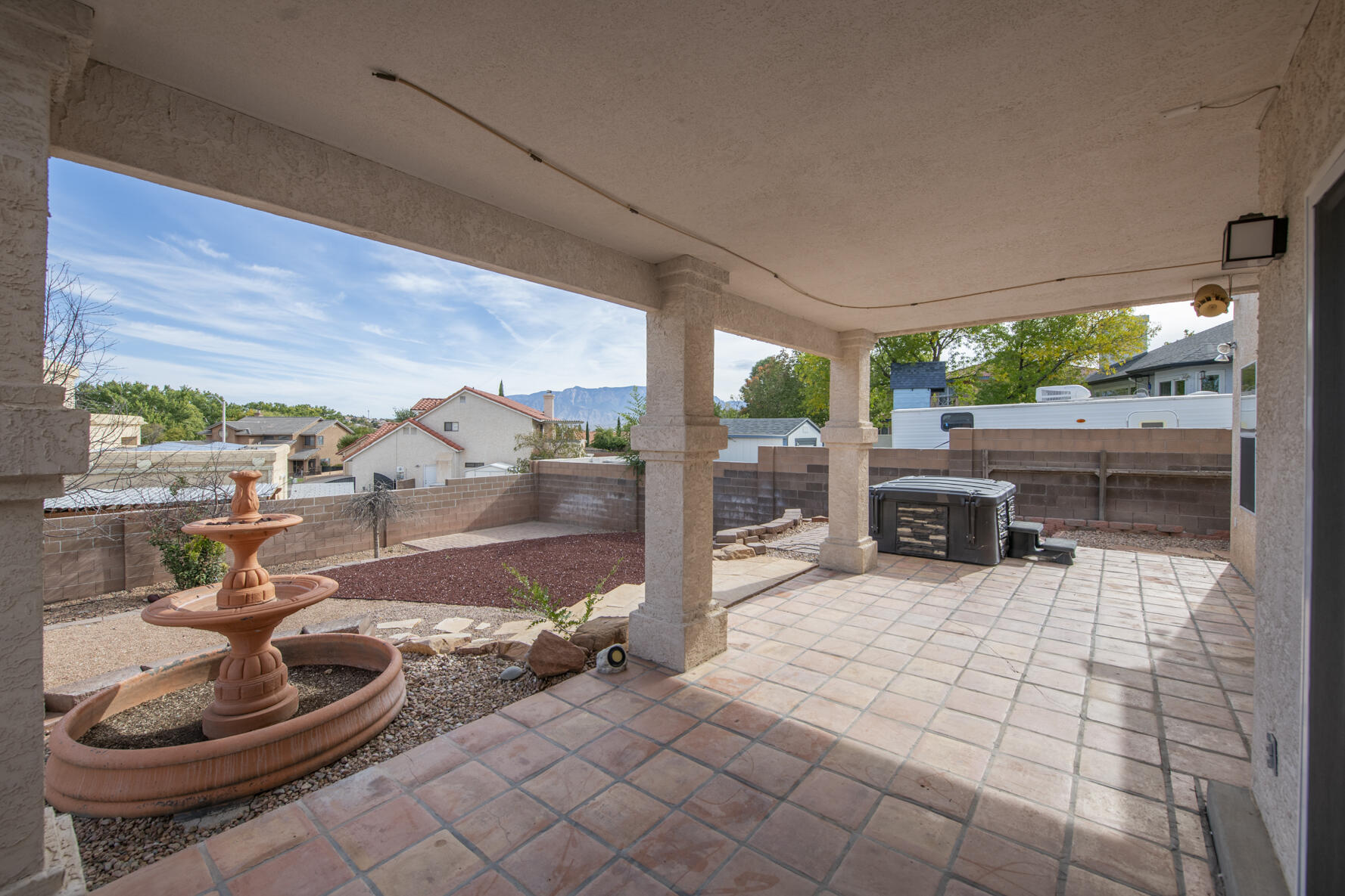 10516 Calle Sombra NW