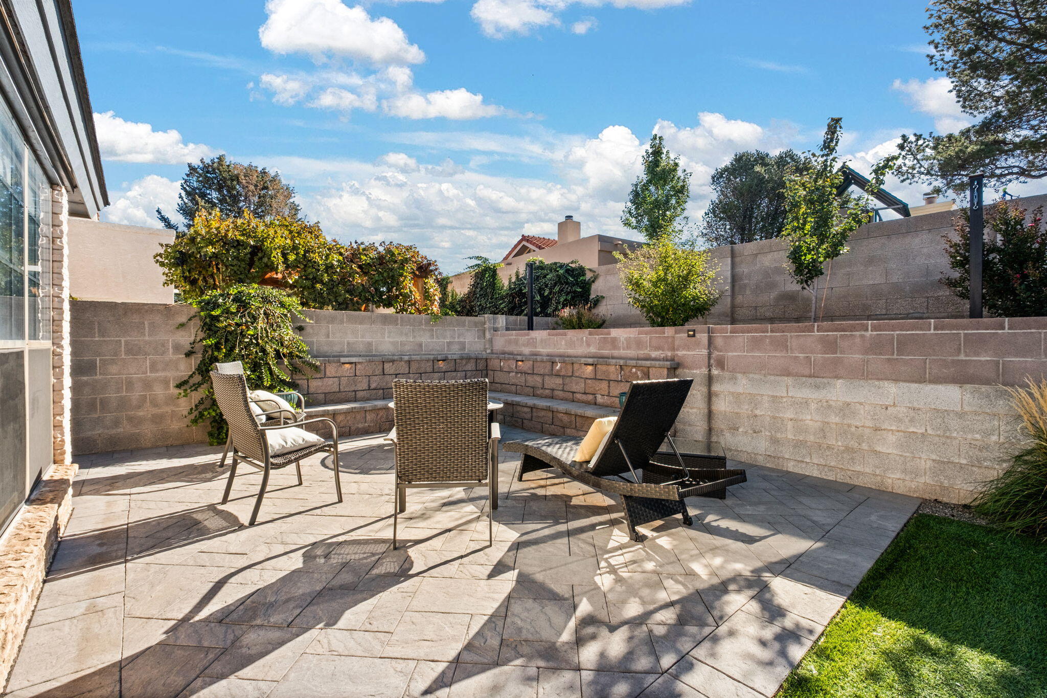 7728 Jacobo Drive NE