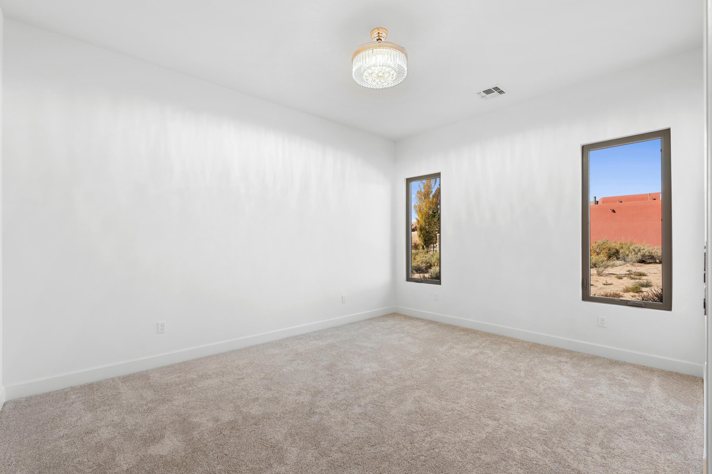 2021 Santa Ana Road NE