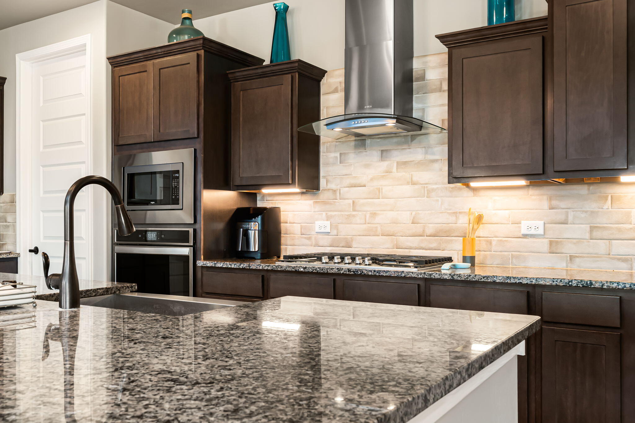 7002 Crystal Drive NE