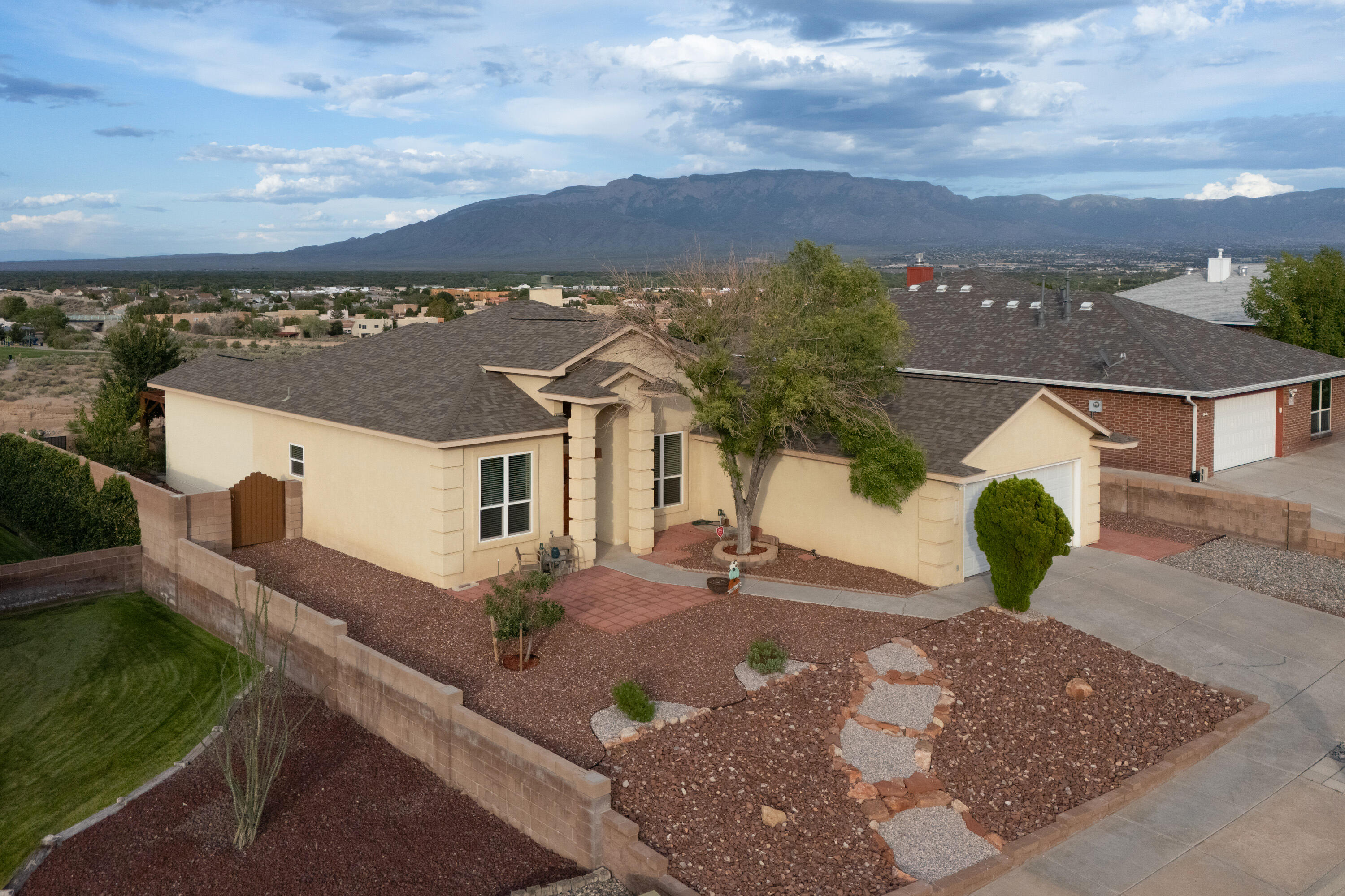 10120 SIERRA HILL Drive NW