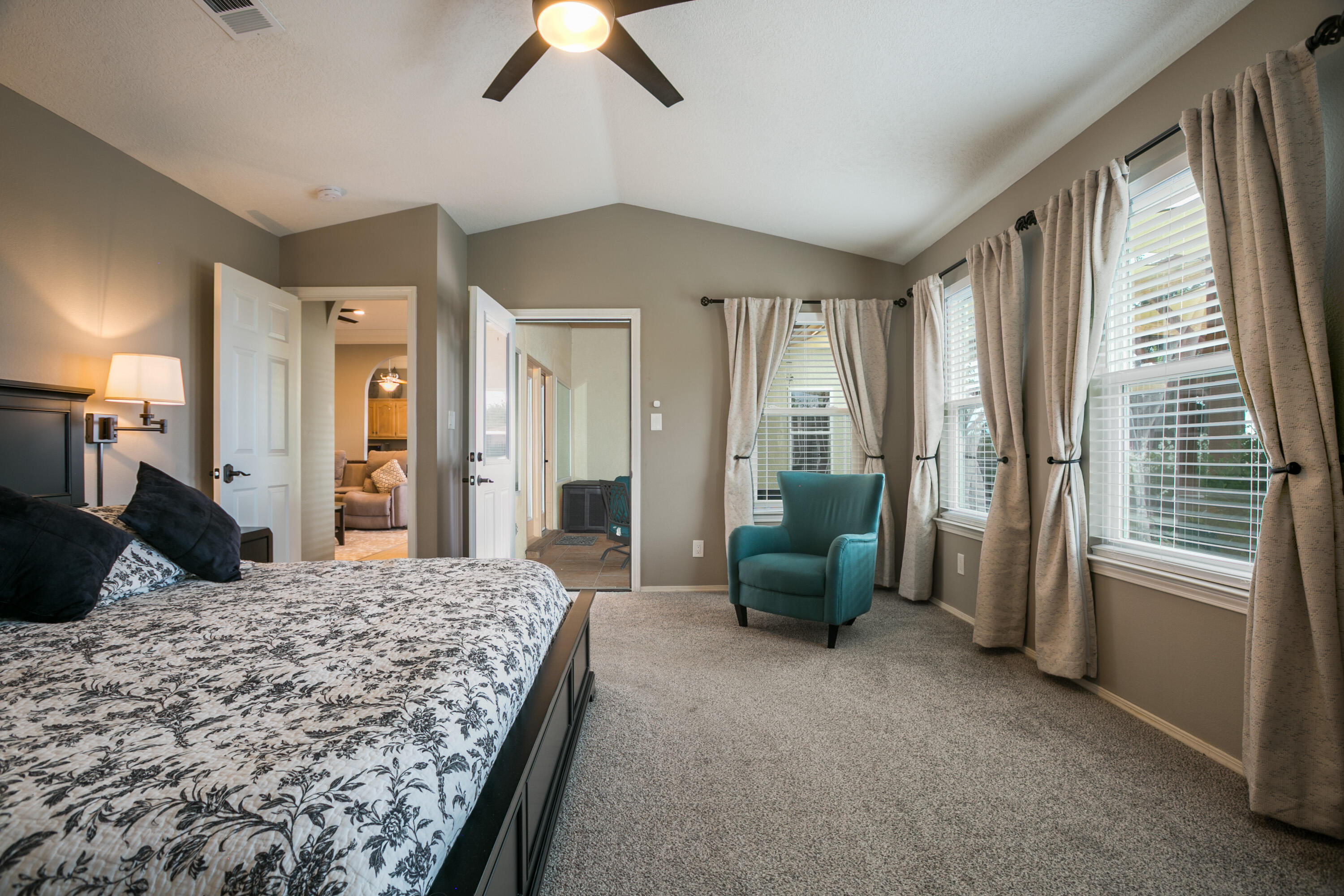 10120 SIERRA HILL Drive NW