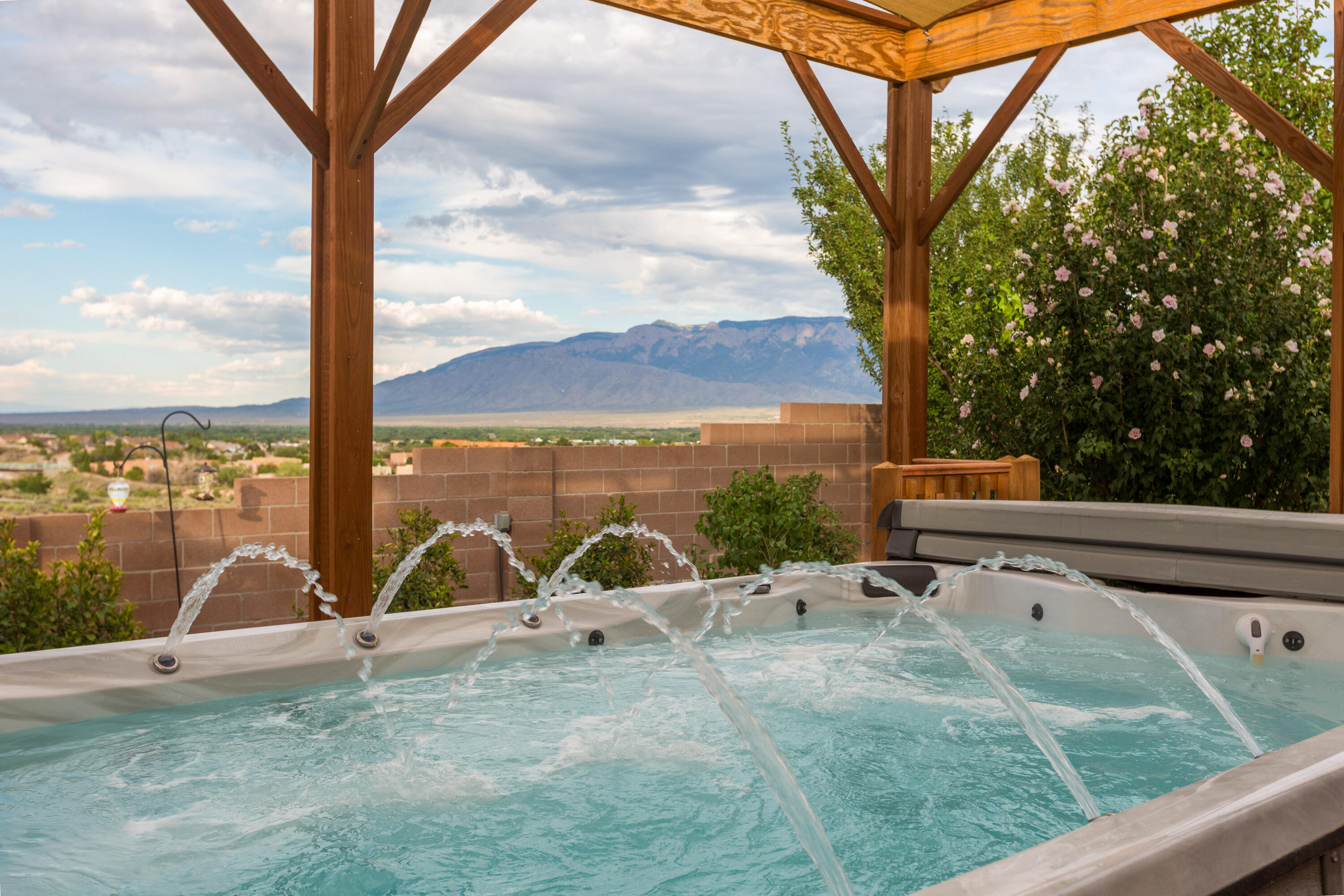 10120 SIERRA HILL Drive NW