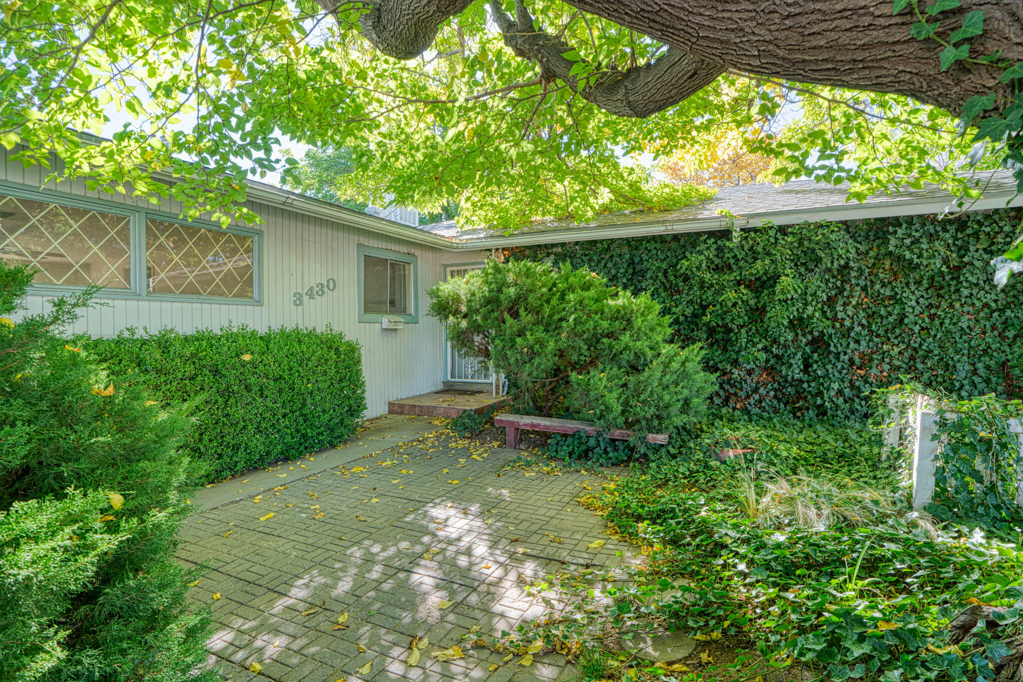 3430 Dakota Street NE