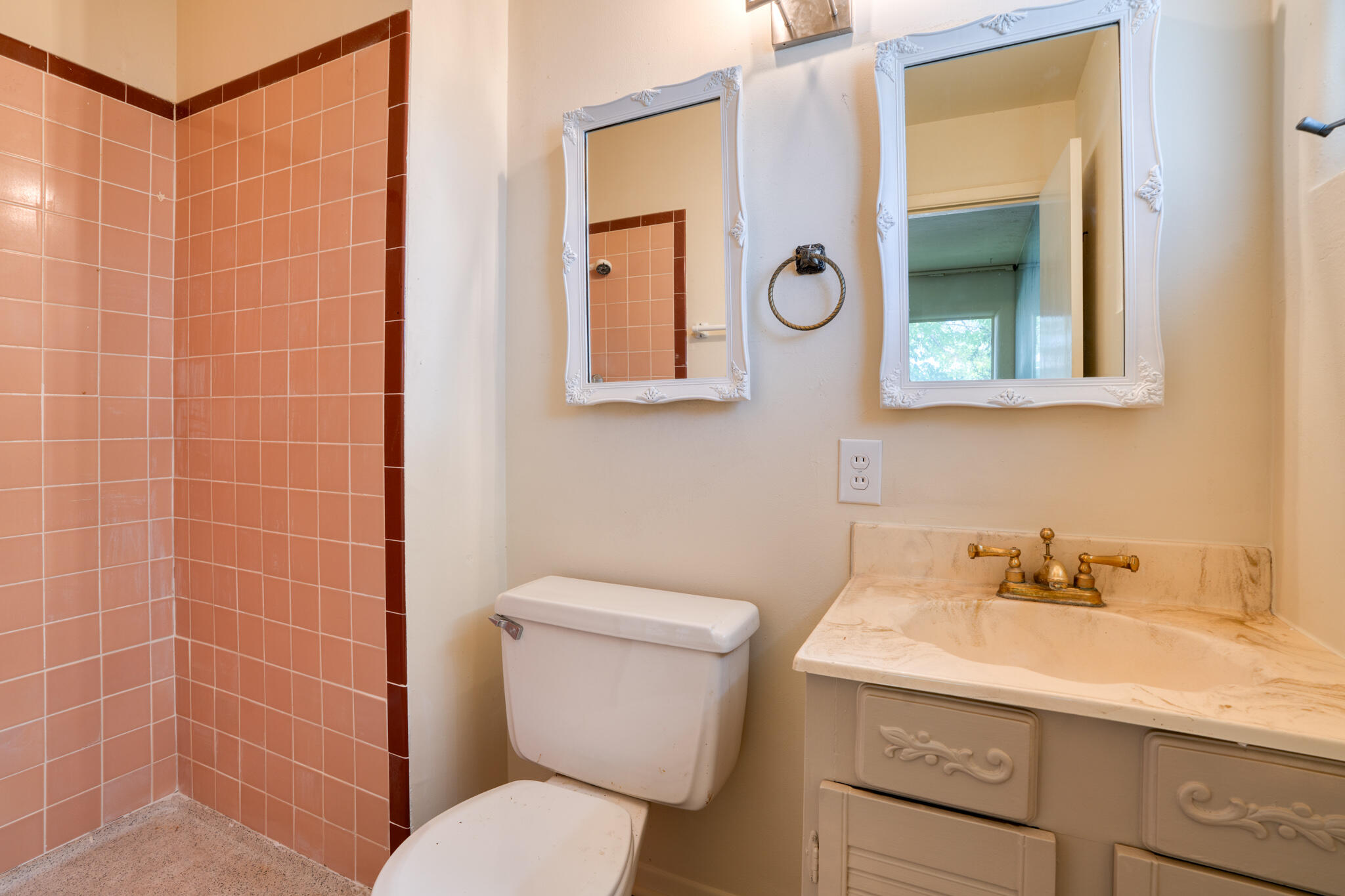 3430 Dakota Street NE