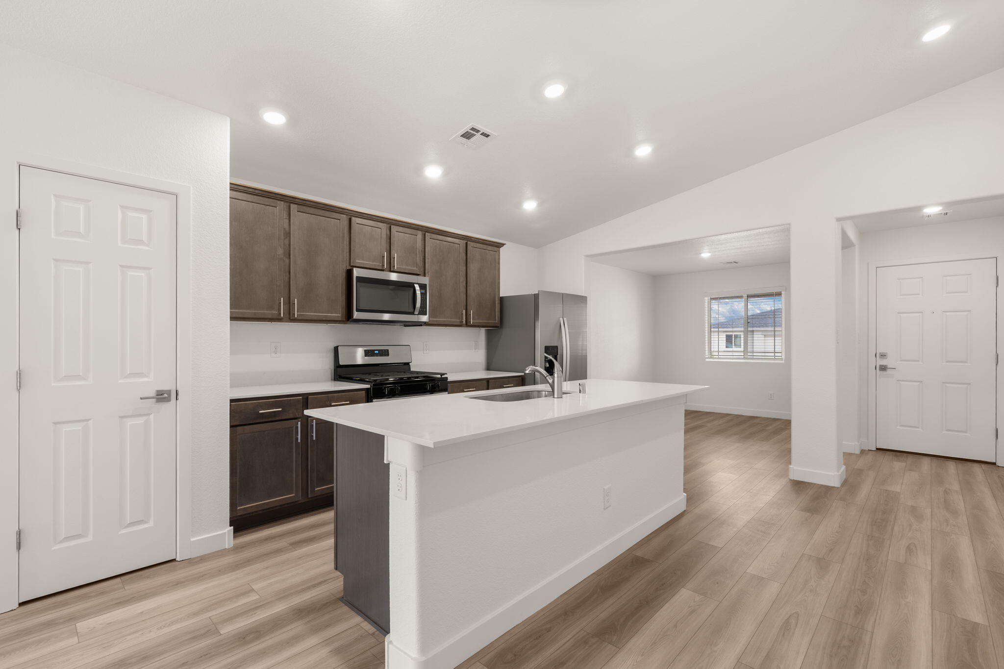 1629 Saddleback Trail NE