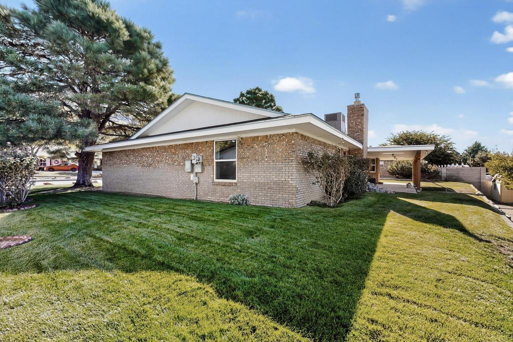 3041 Casa Del Norte Drive NE