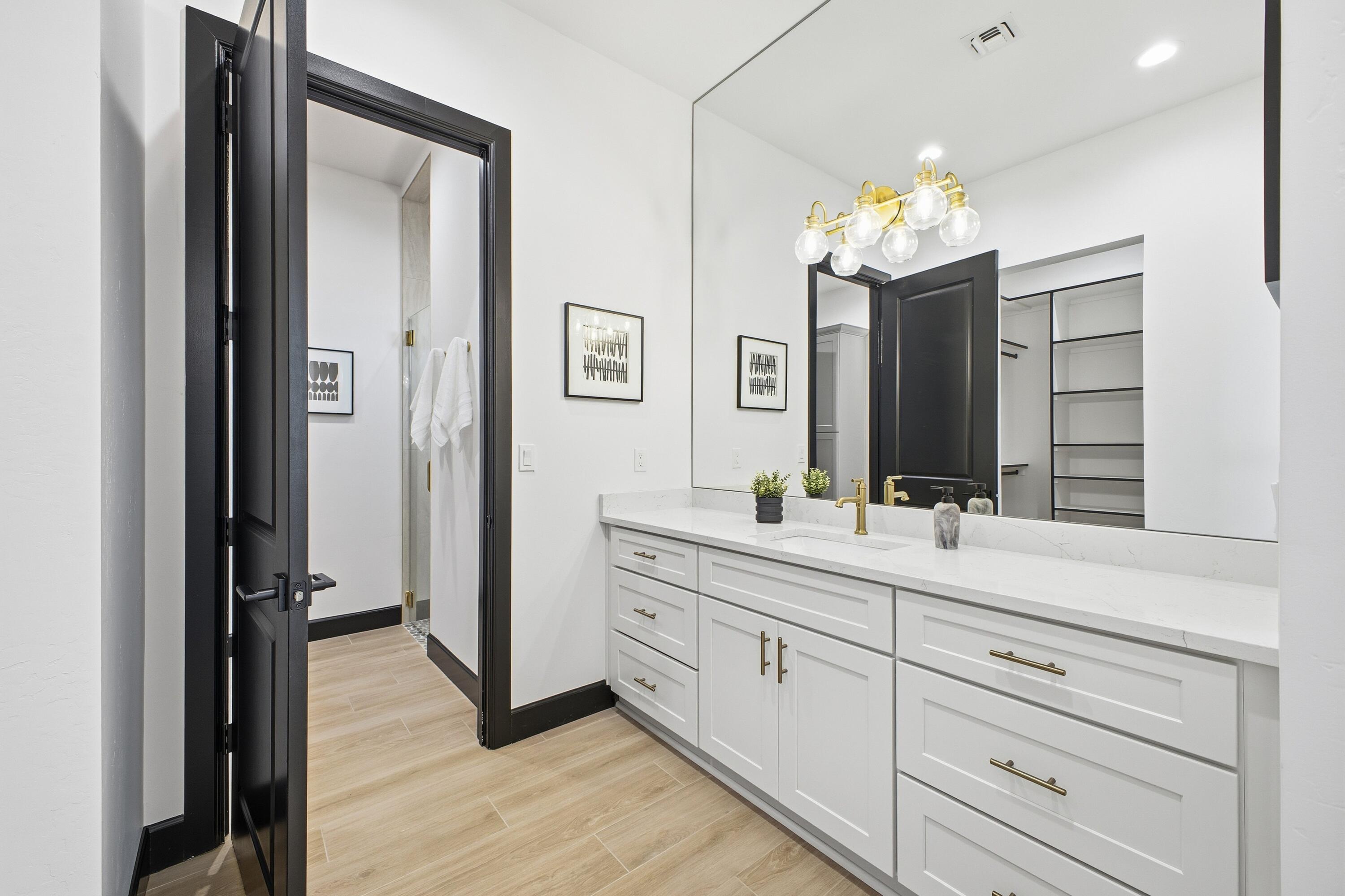 7805 Aguila Street NW