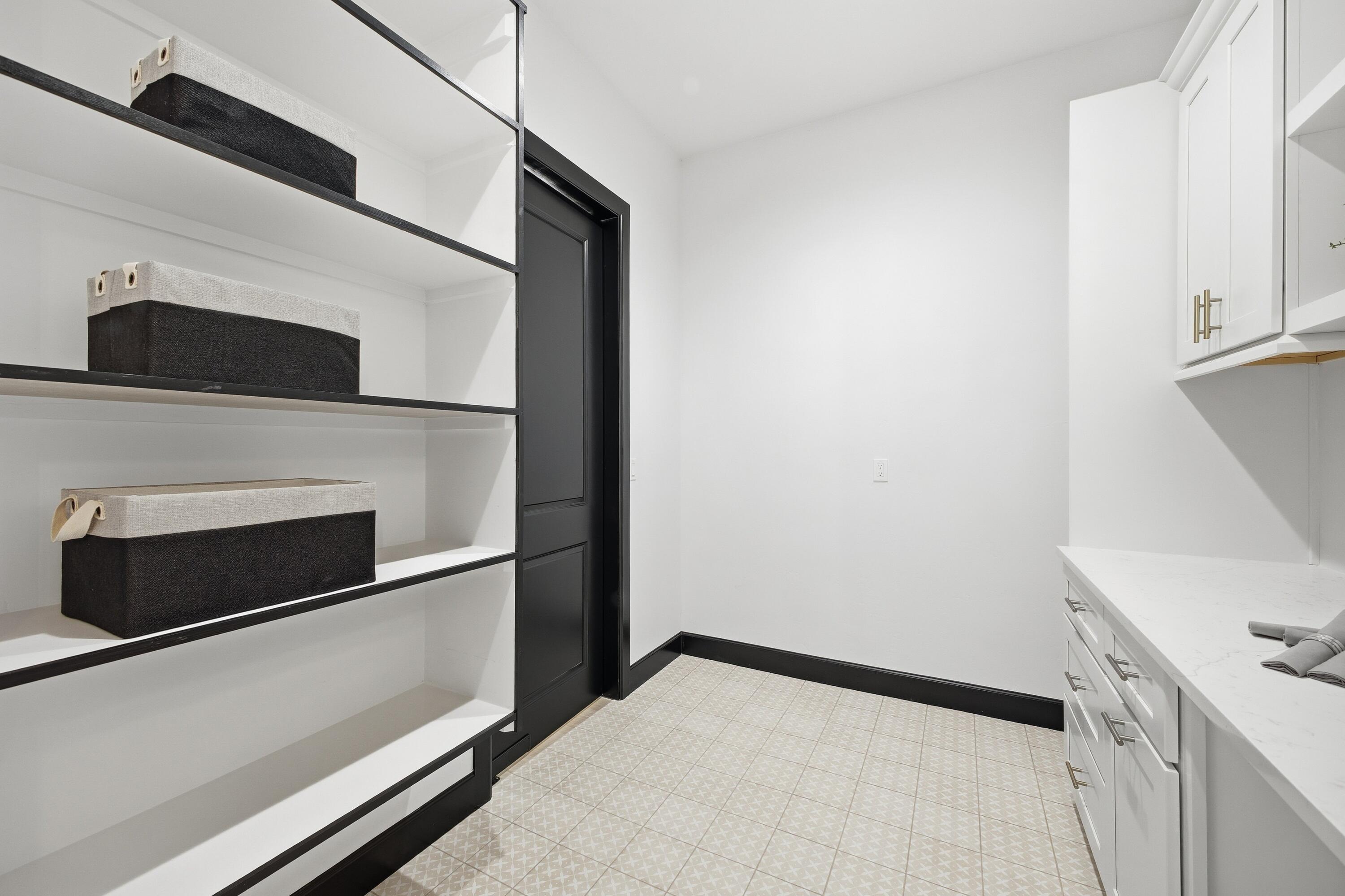 7805 Aguila Street NW