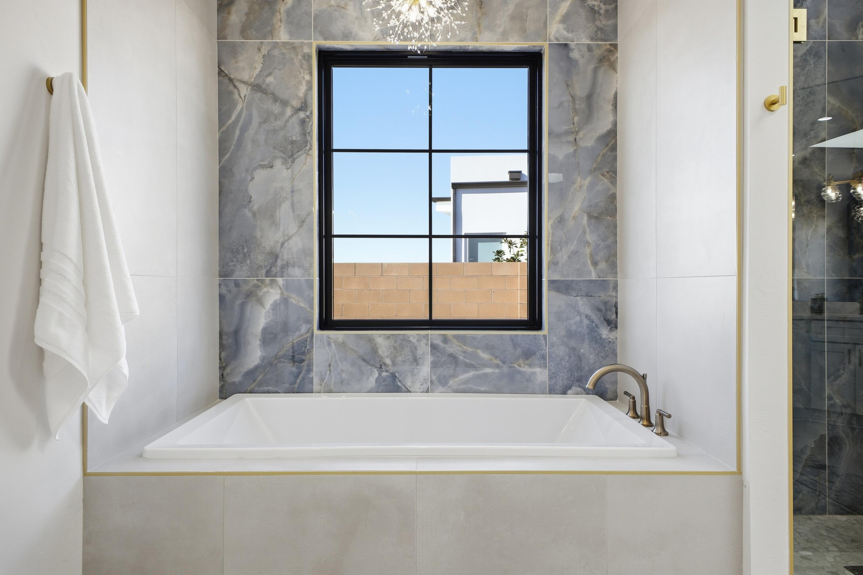 7805 Aguila Street NW