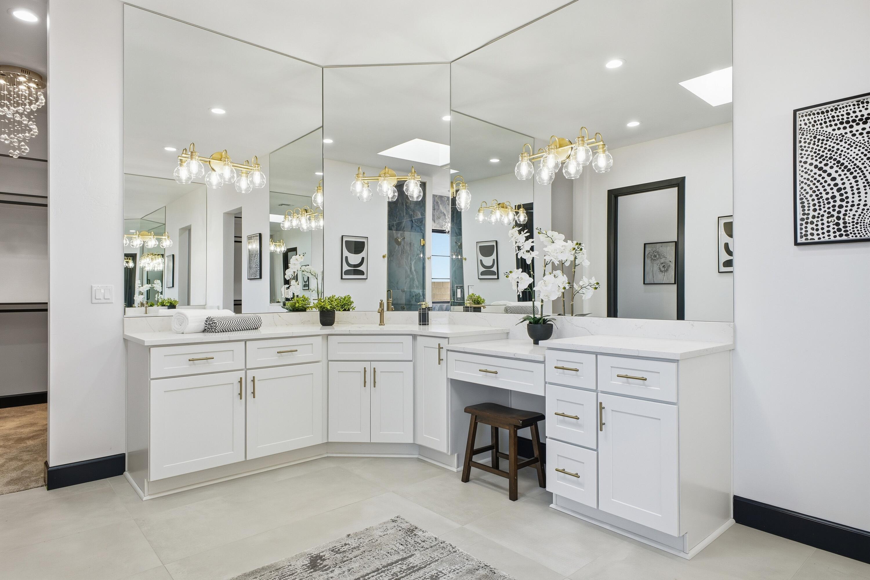 7805 Aguila Street NW