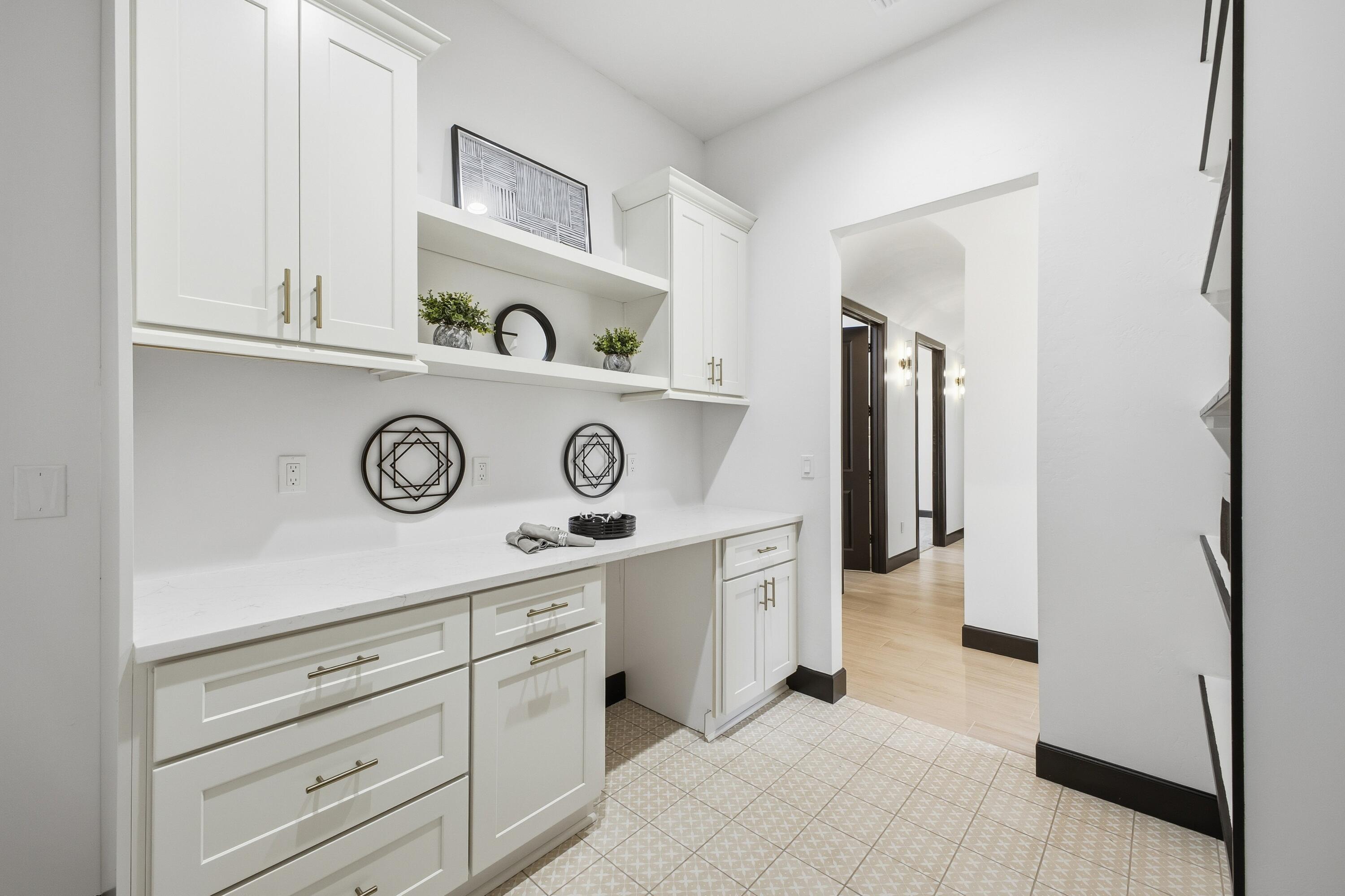 7805 Aguila Street NW