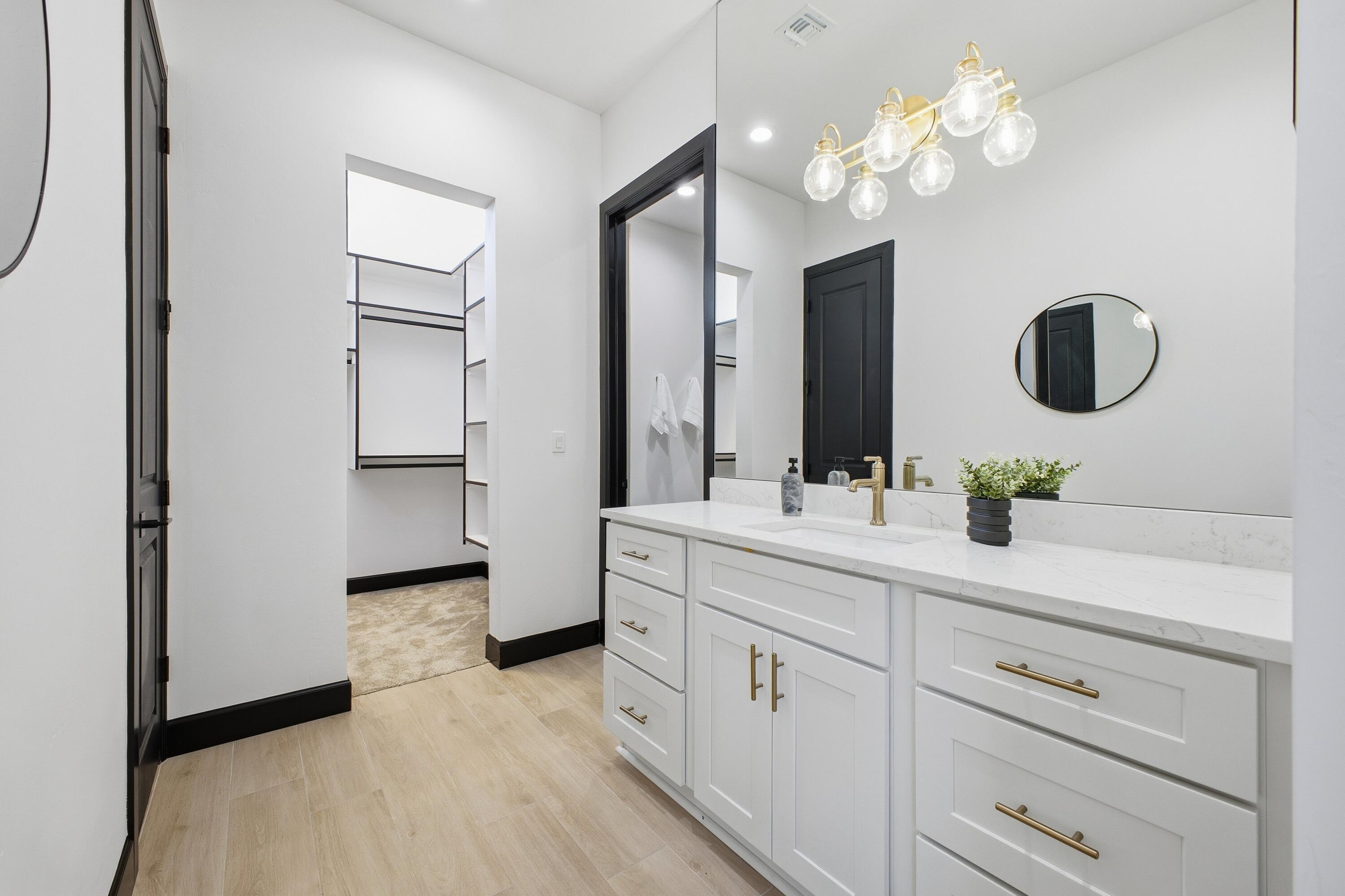 7805 Aguila Street NW