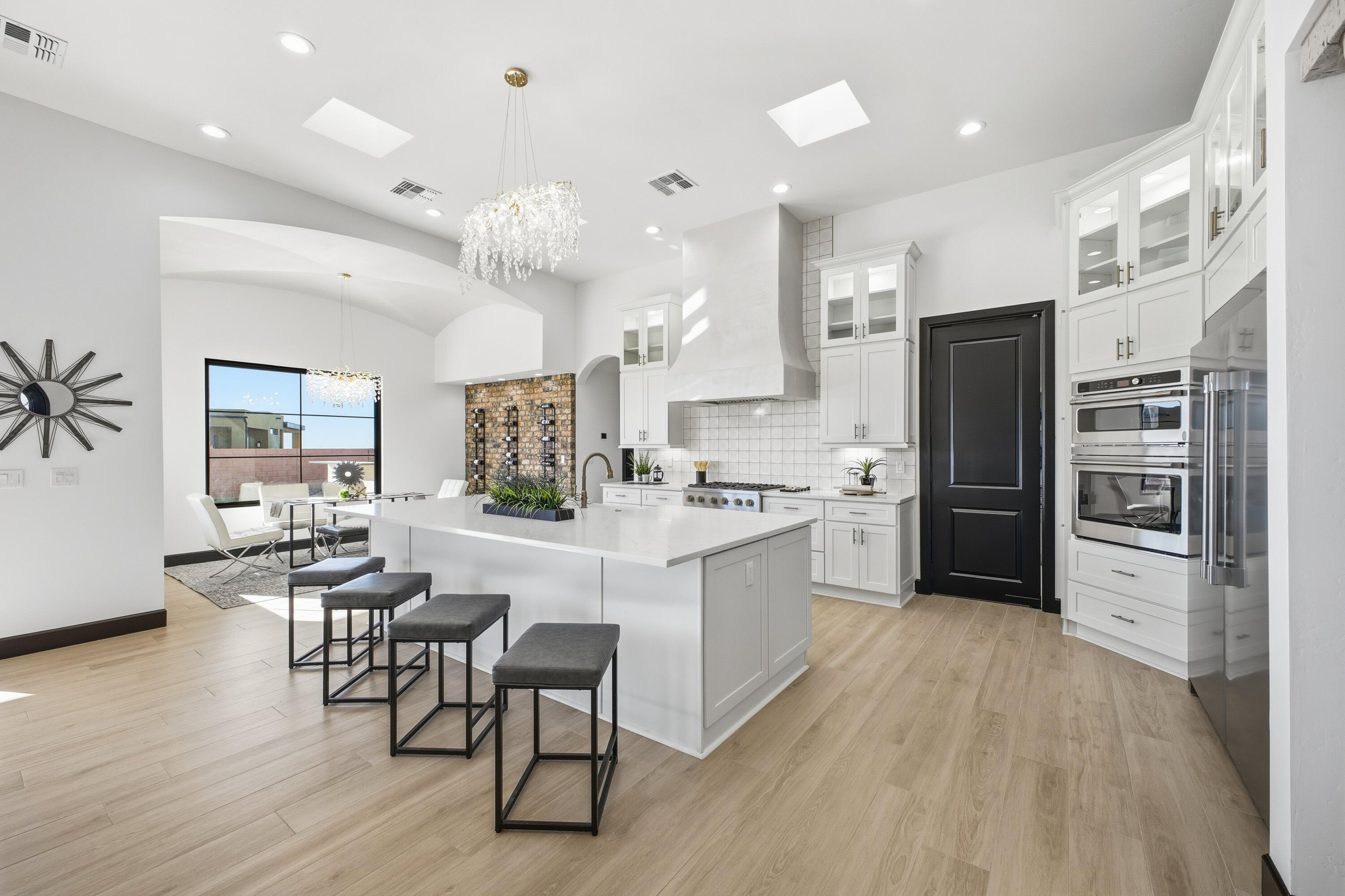 7805 Aguila Street NW