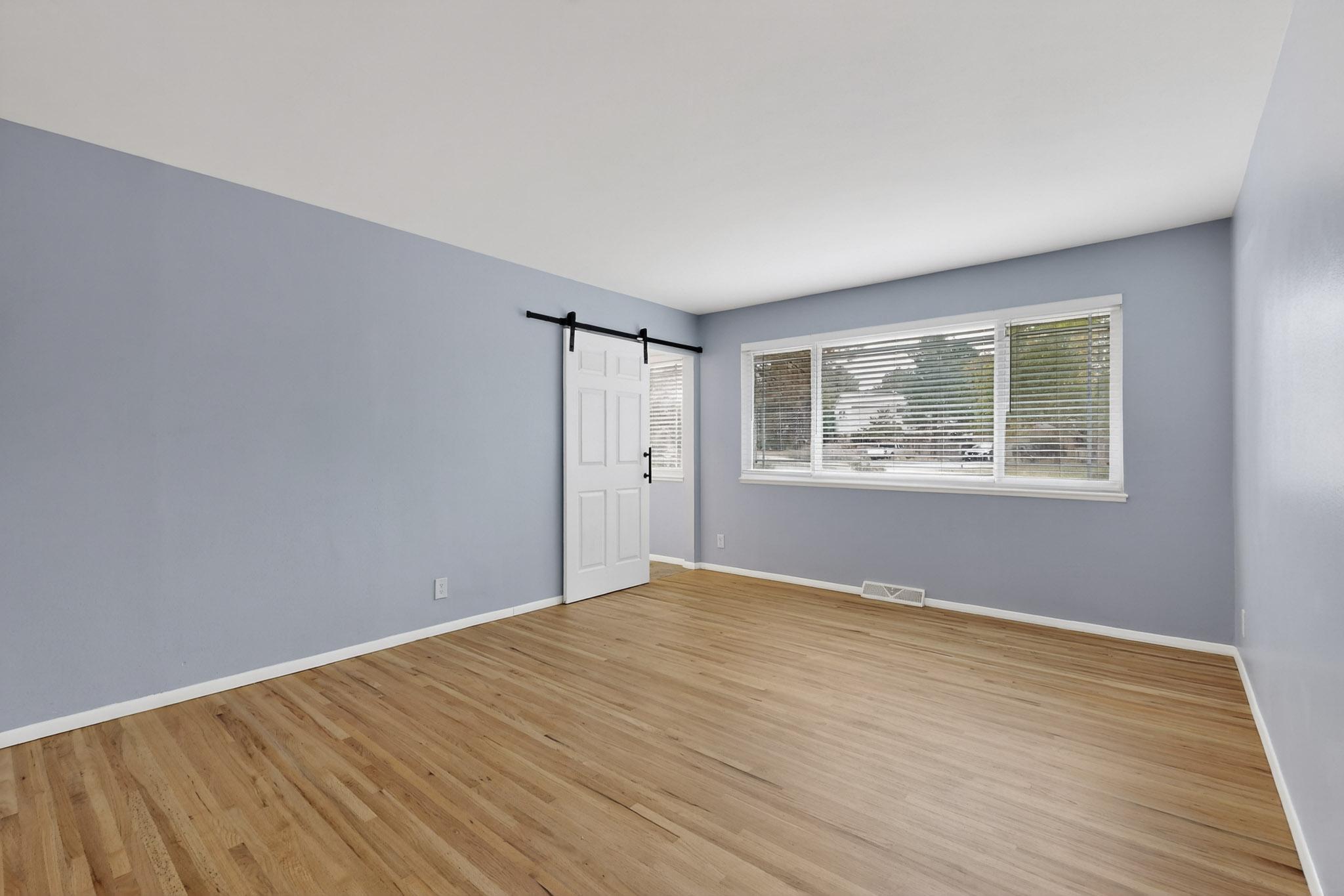 7705 Gladden Avenue NE