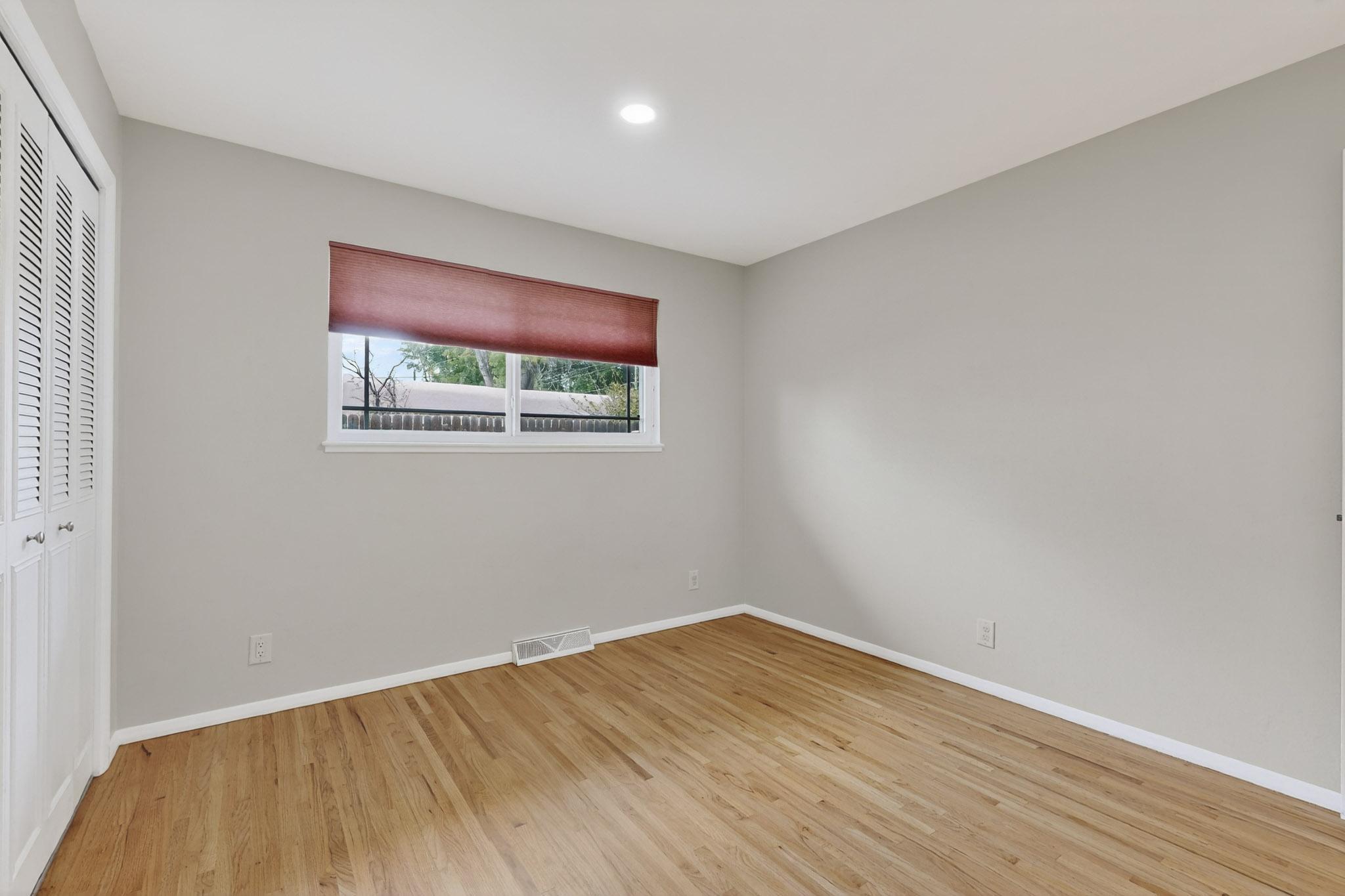 7705 Gladden Avenue NE