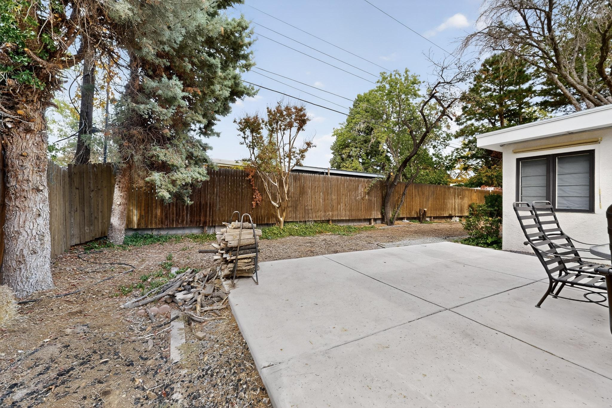 7705 Gladden Avenue NE