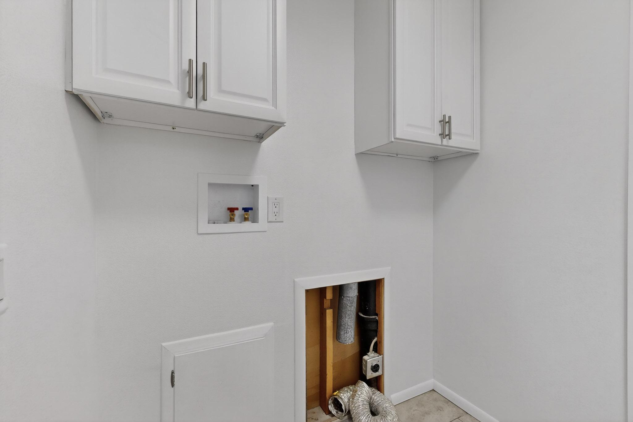 7705 Gladden Avenue NE