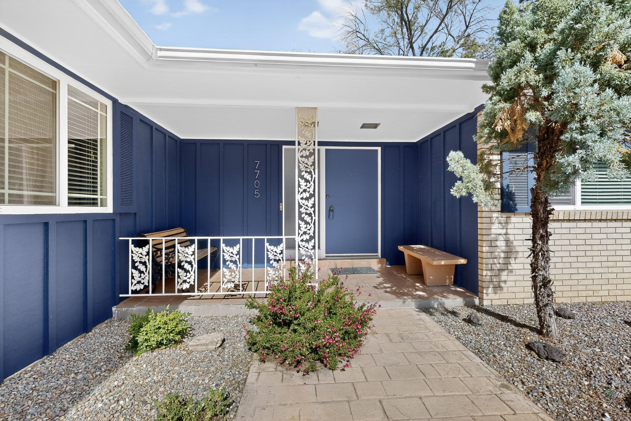 7705 Gladden Avenue NE