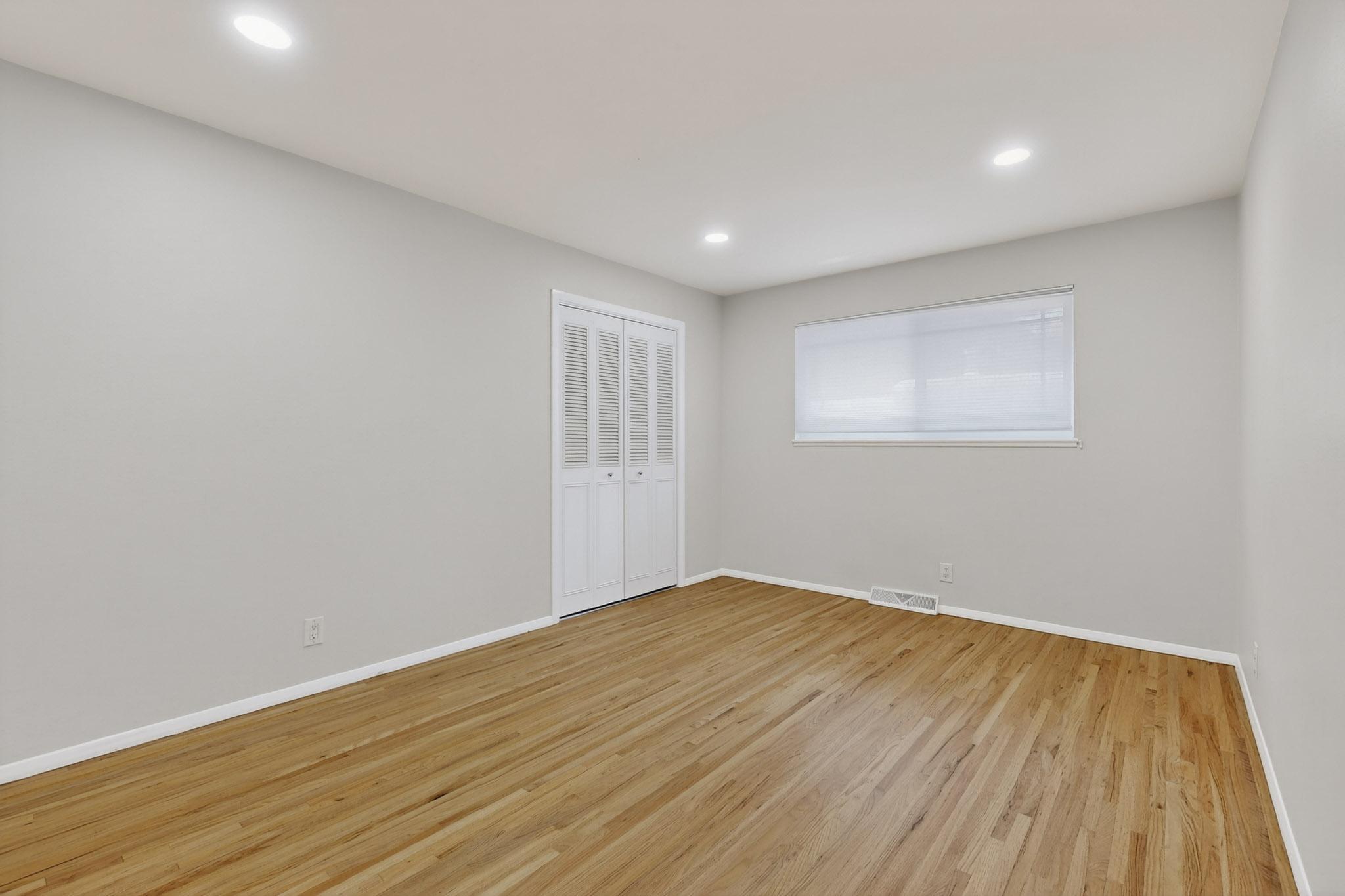 7705 Gladden Avenue NE