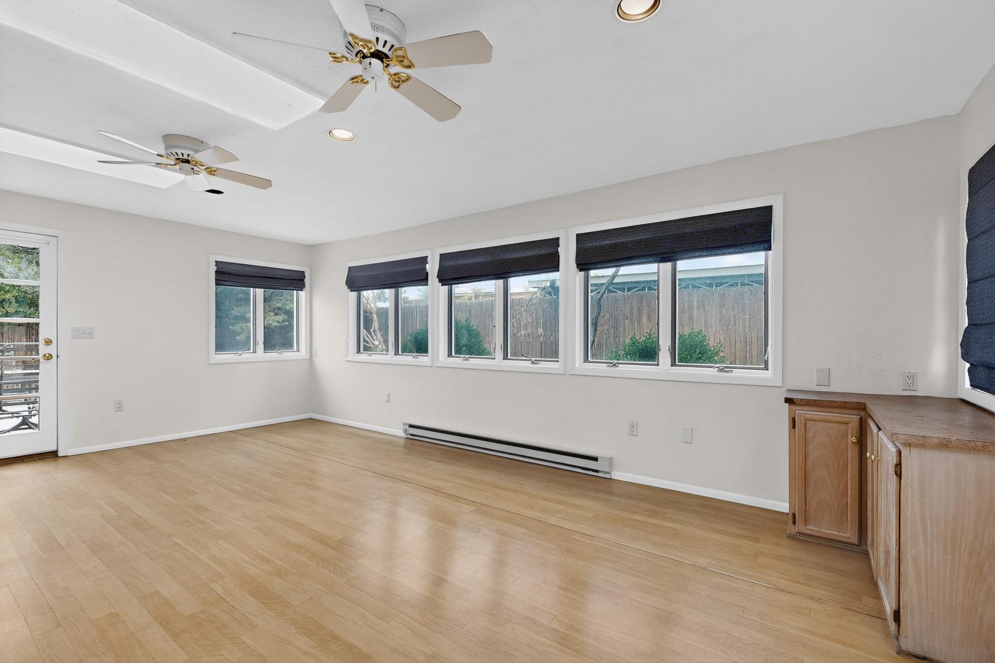 7705 Gladden Avenue NE