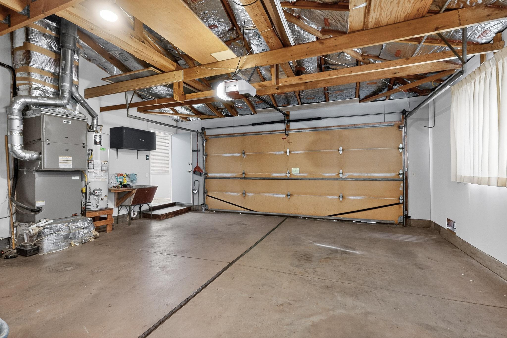 7705 Gladden Avenue NE