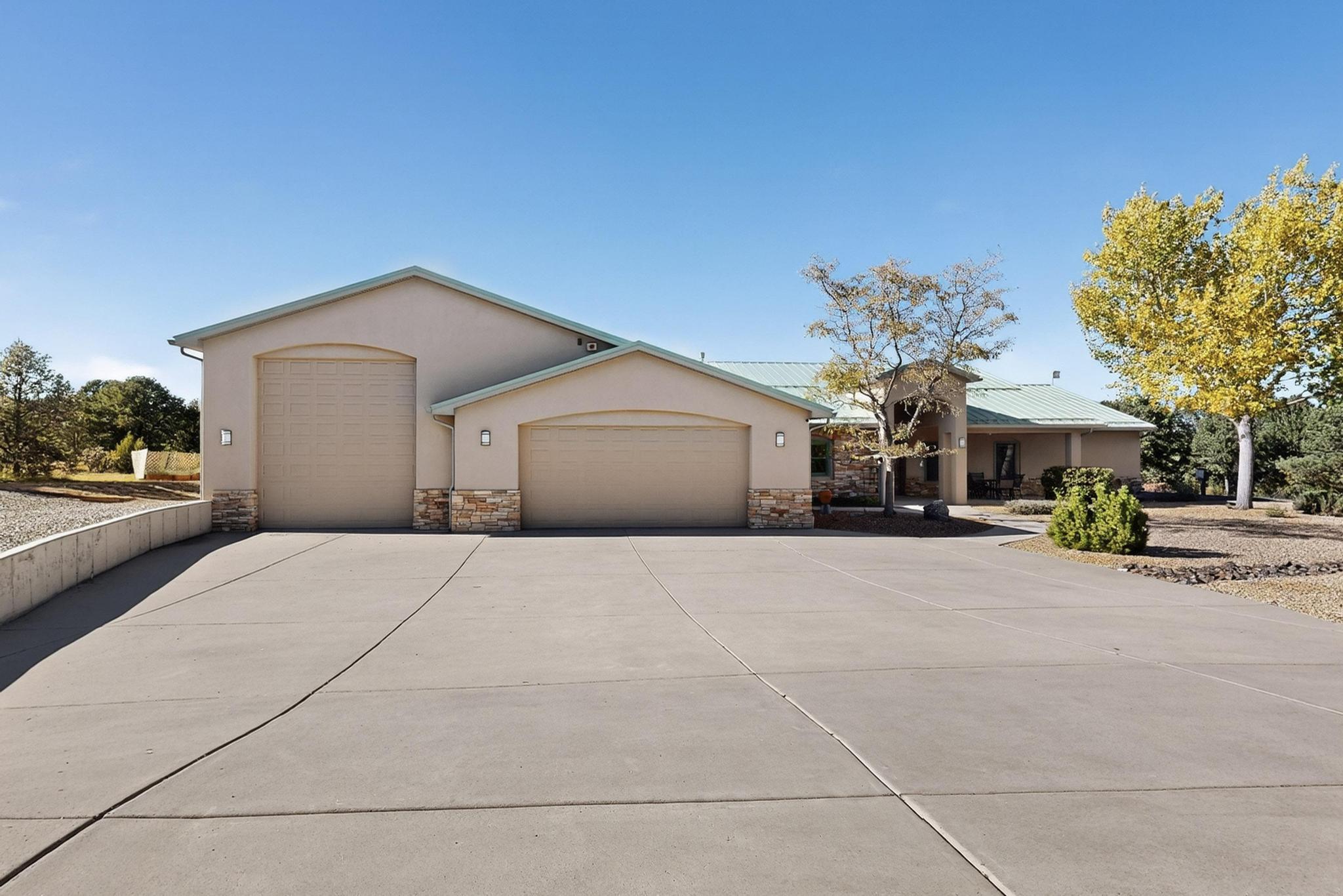 33 Western Trail Drive