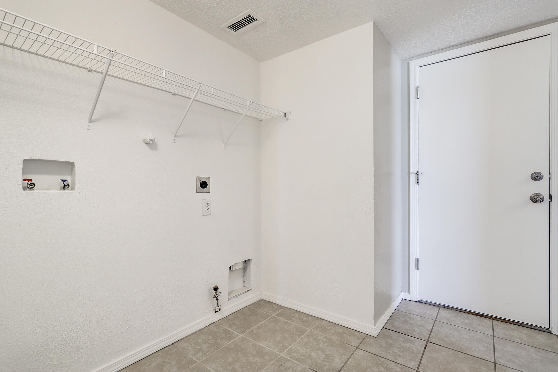 8615 Lone Prairie Avenue SW