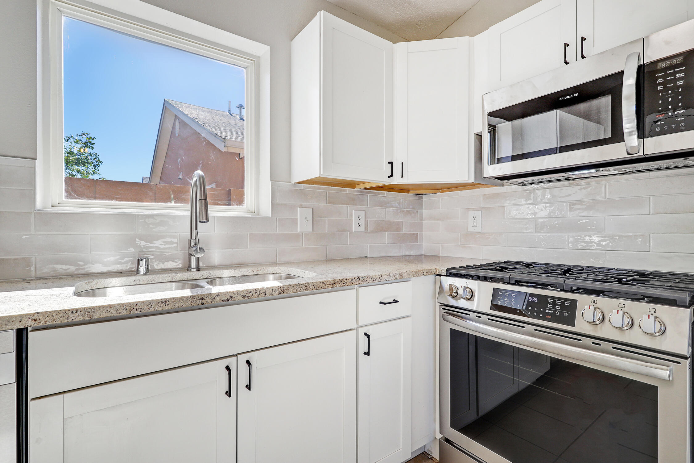 8615 Lone Prairie Avenue SW