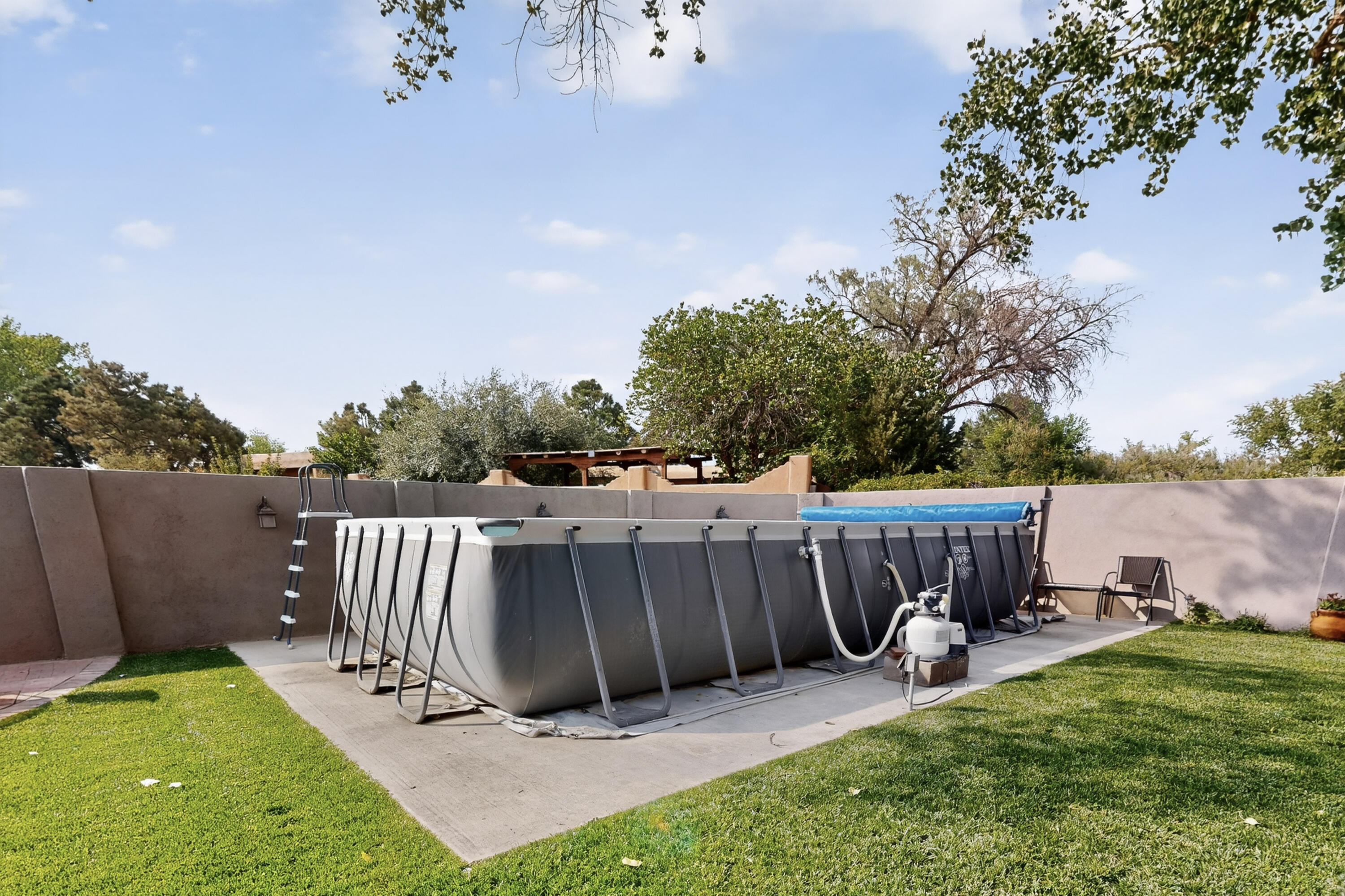 2609 Pajarito Meadows Road SW