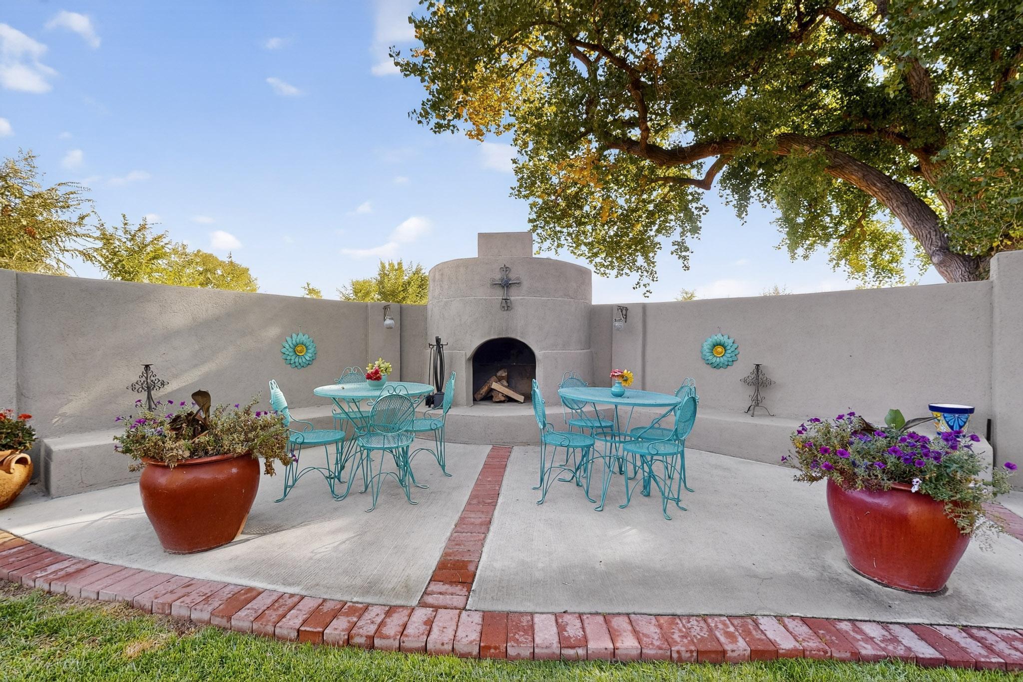 2609 Pajarito Meadows Road SW