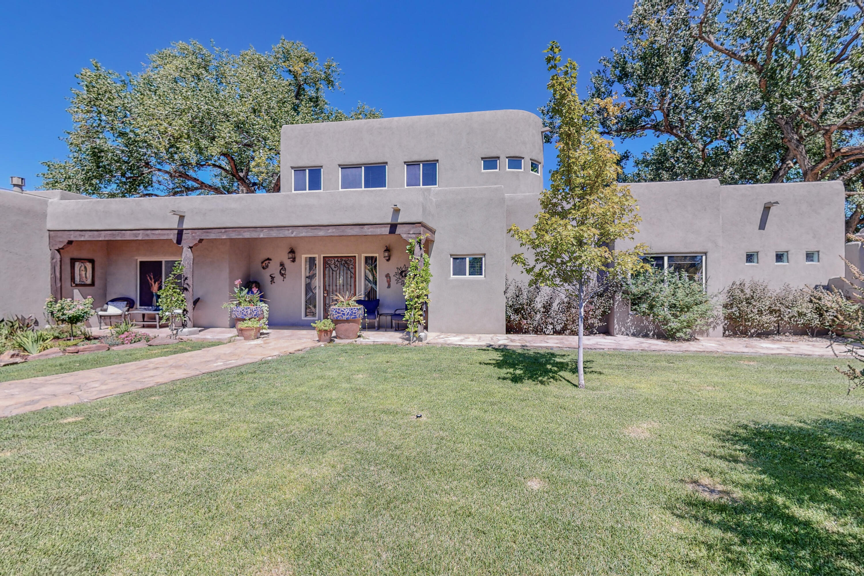 2609 Pajarito Meadows Road SW