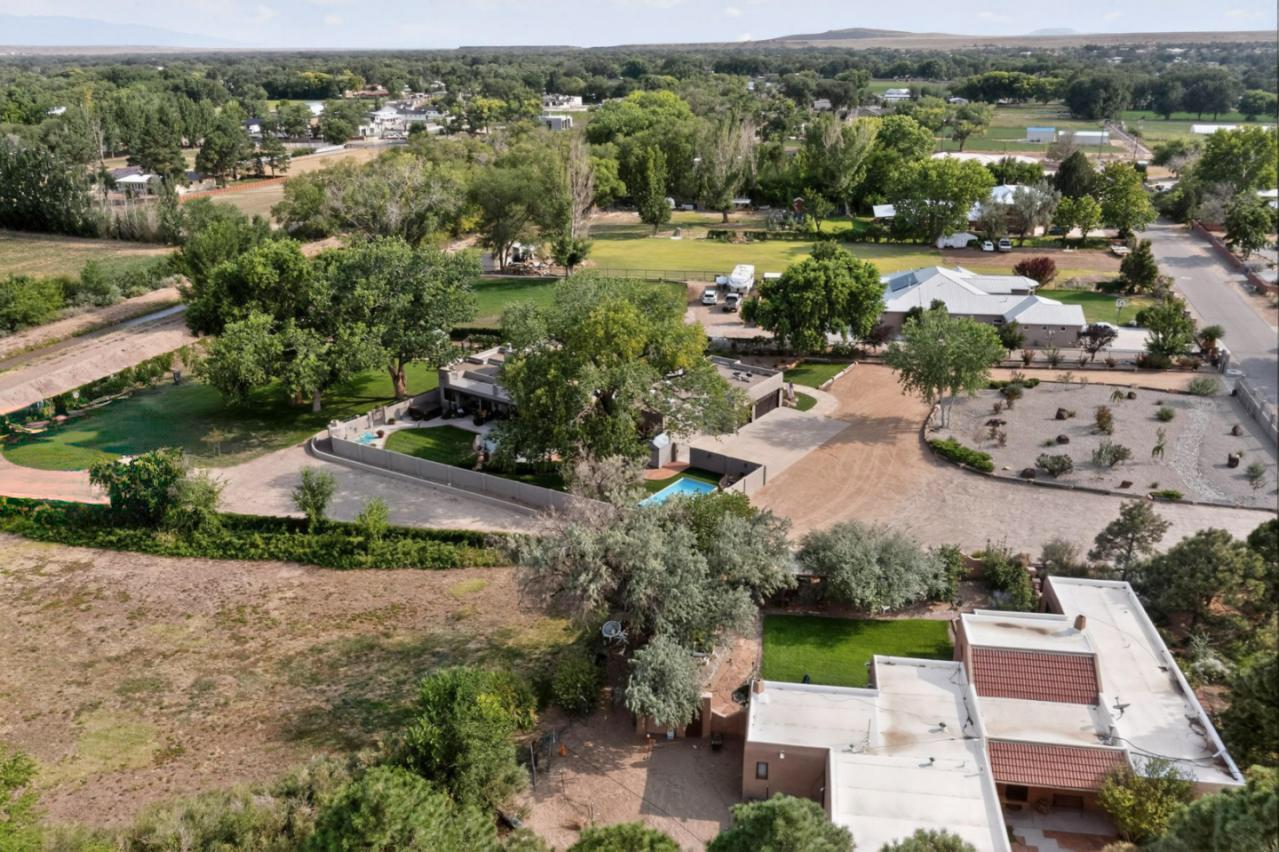 2609 Pajarito Meadows Road SW