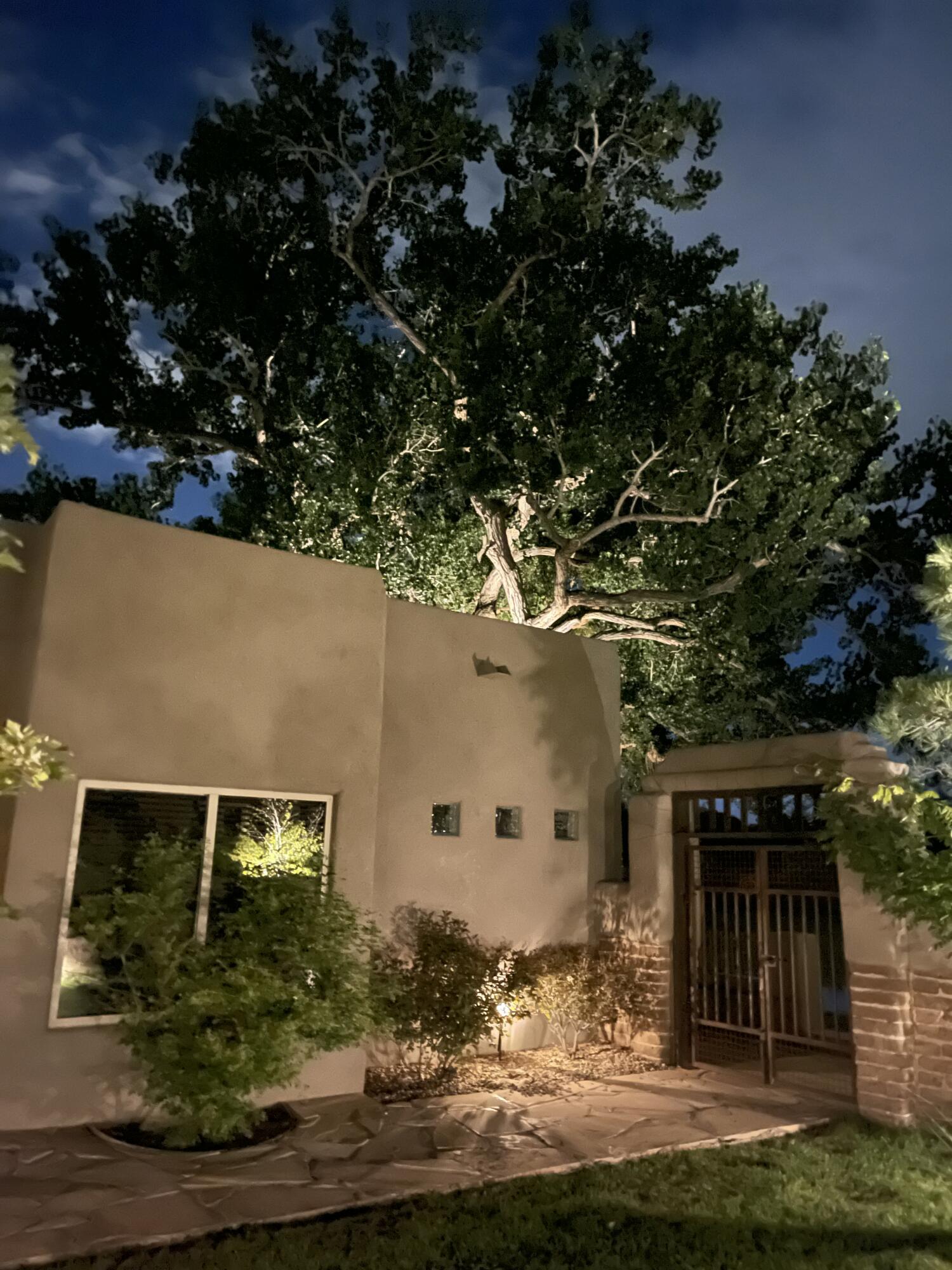 2609 Pajarito Meadows Road SW