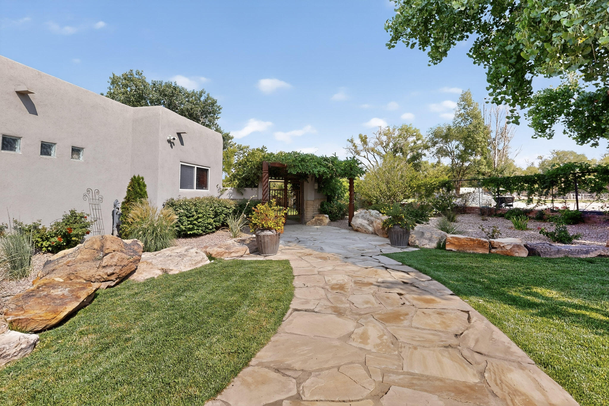 2609 Pajarito Meadows Road SW