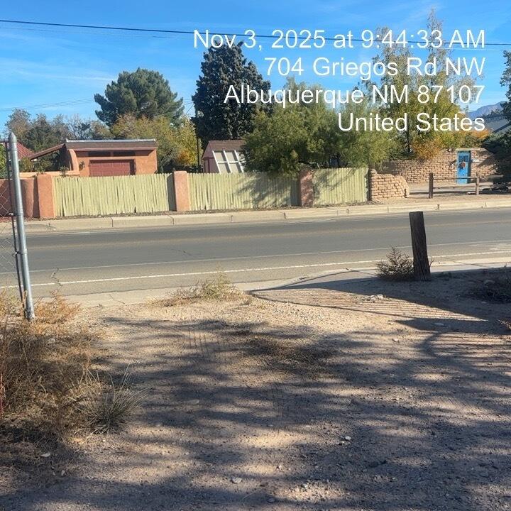 704 Griegos Road NW