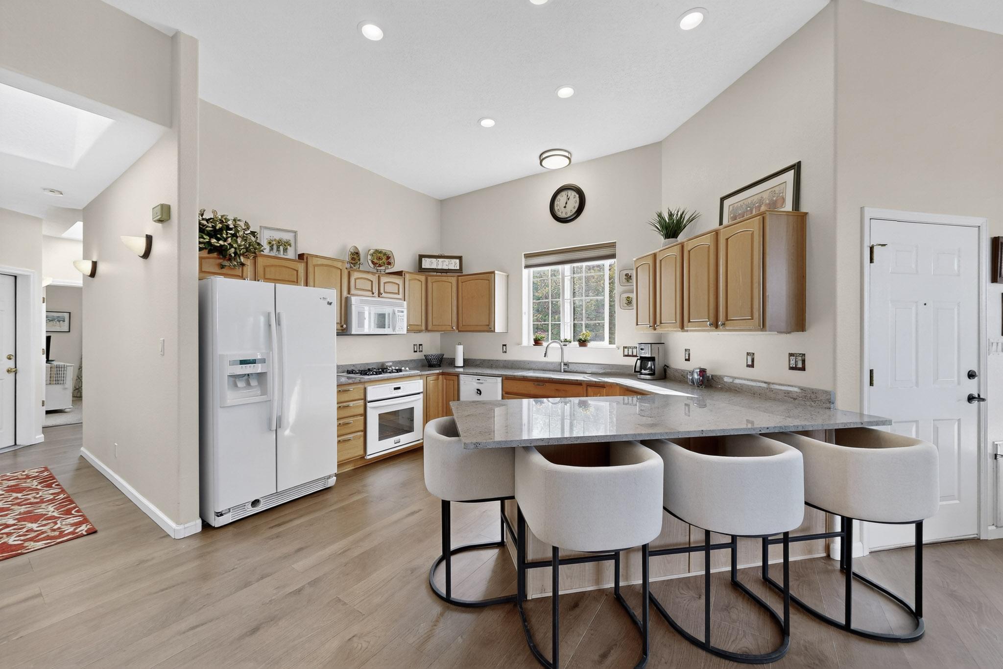 5723 Bosque Vista Drive NE