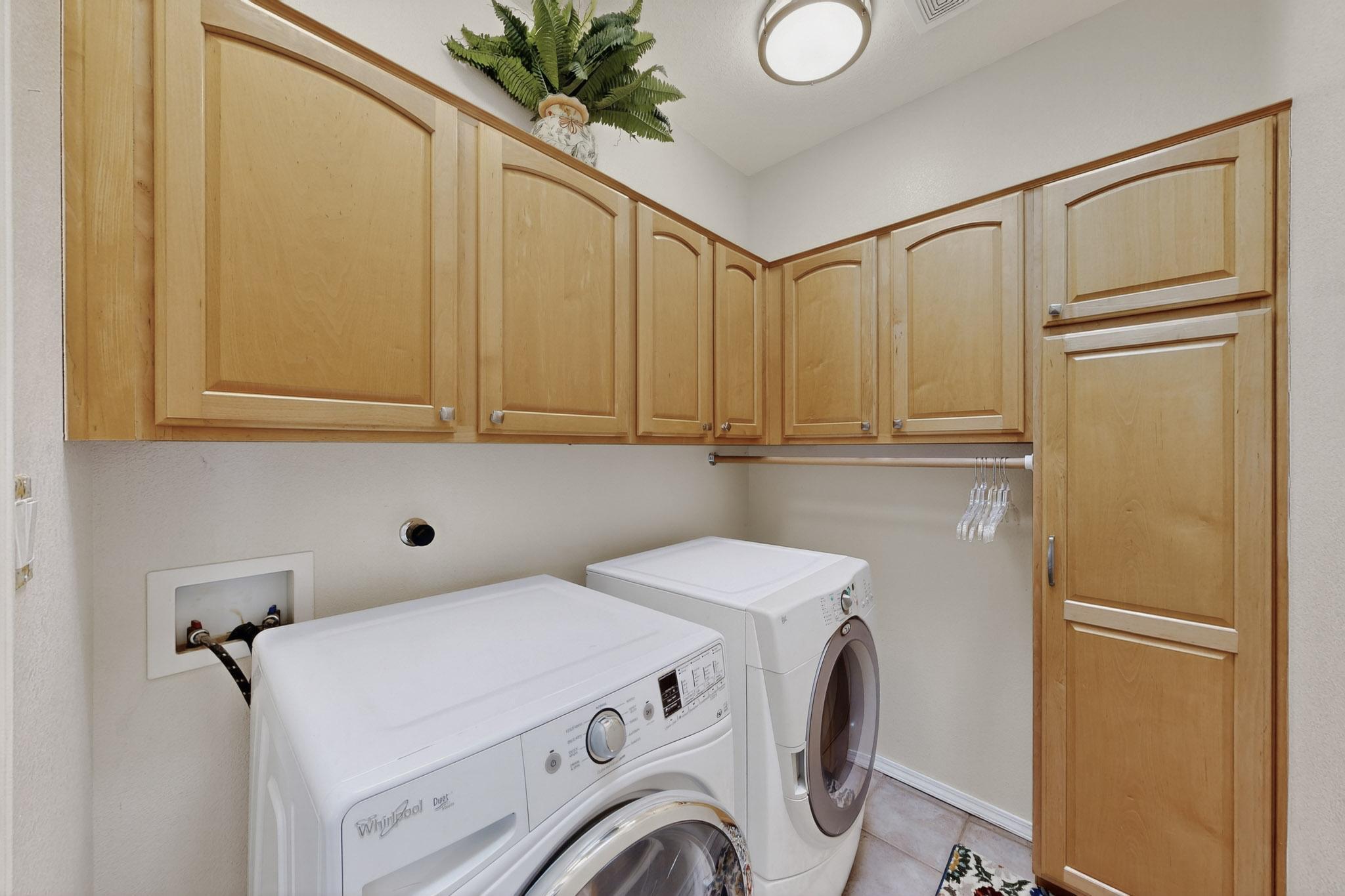 5723 Bosque Vista Drive NE