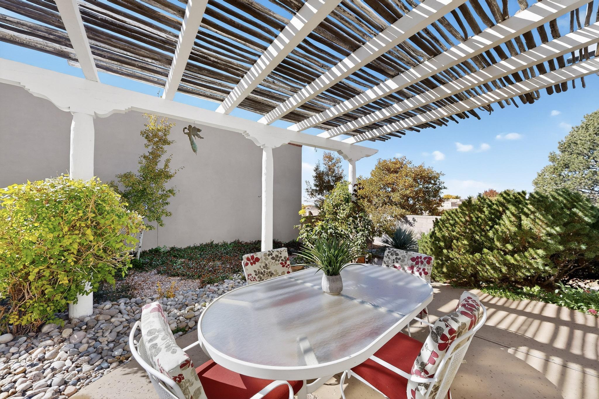 5723 Bosque Vista Drive NE