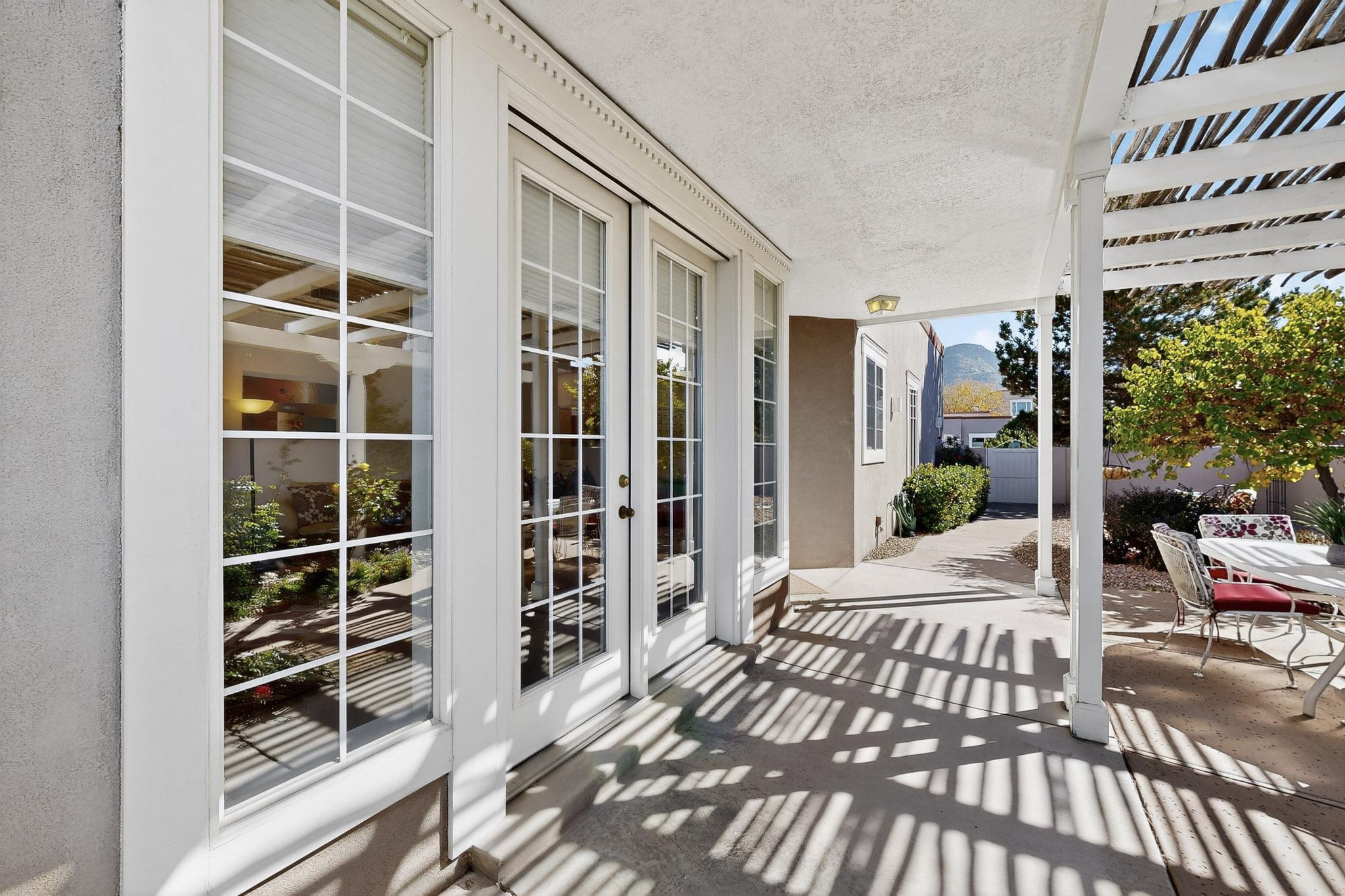 5723 Bosque Vista Drive NE