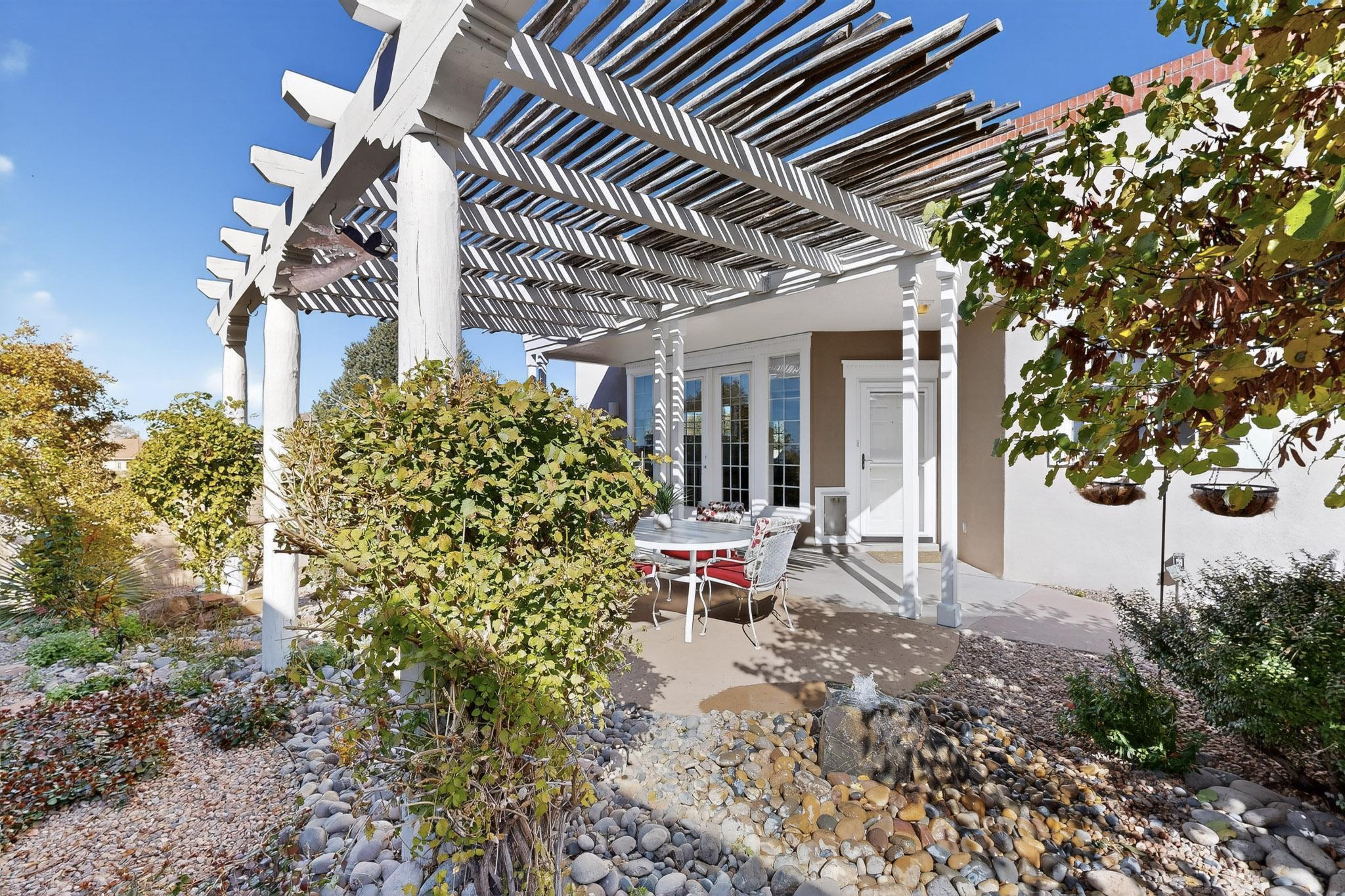 5723 Bosque Vista Drive NE